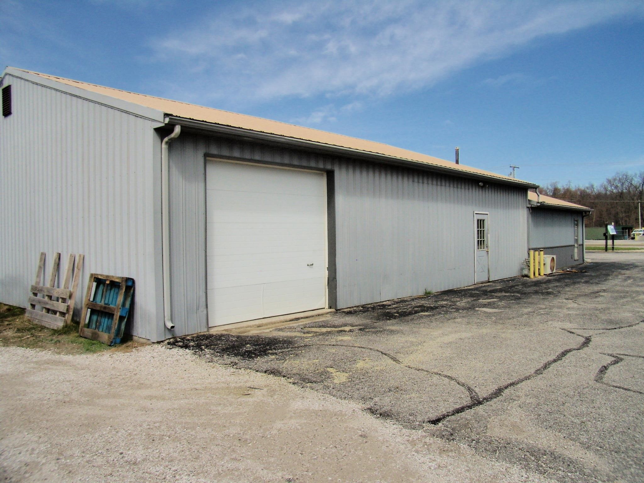 Photo 1 of 207 W Harcourt Road