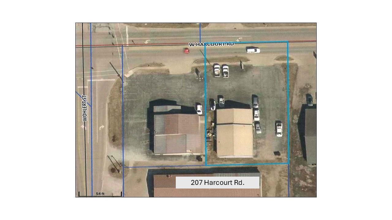 Photo 3 of 207 W Harcourt Road