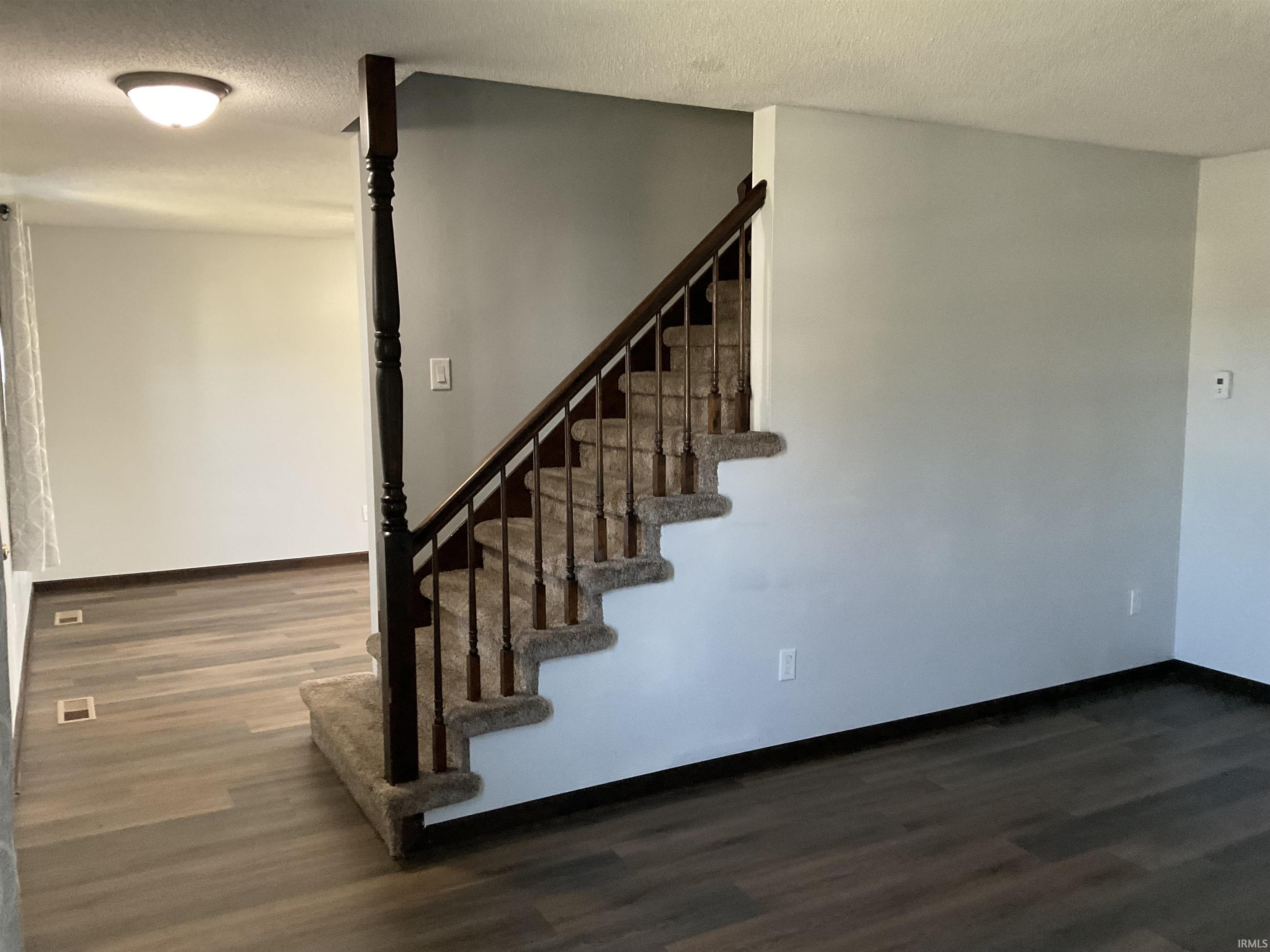 Photo 3 of 1018 Larch Lane