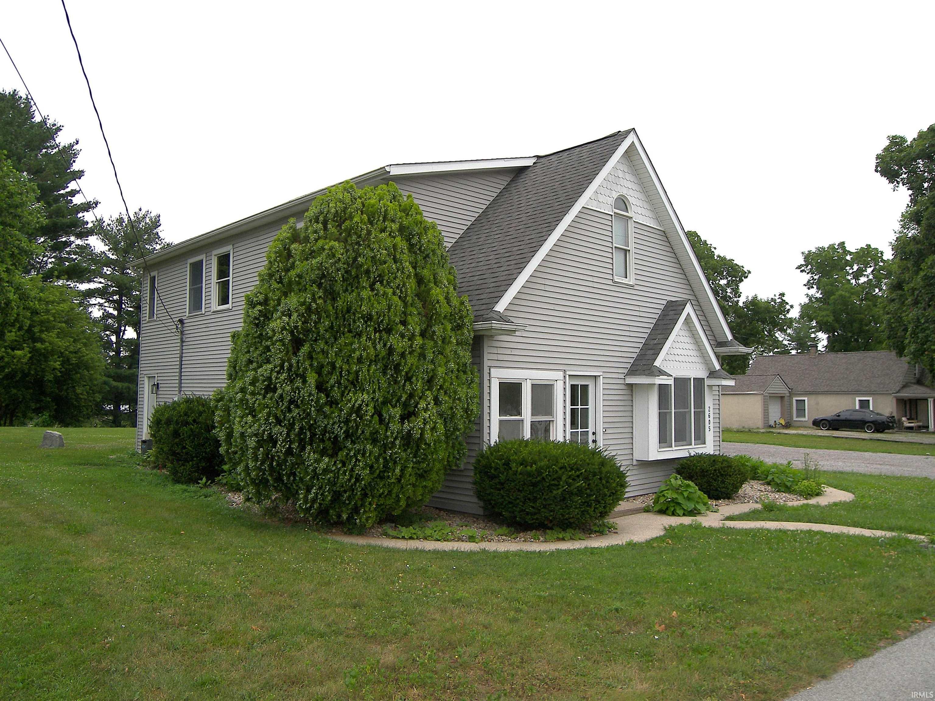 Photo 3 of 2605 E Beech Avenue