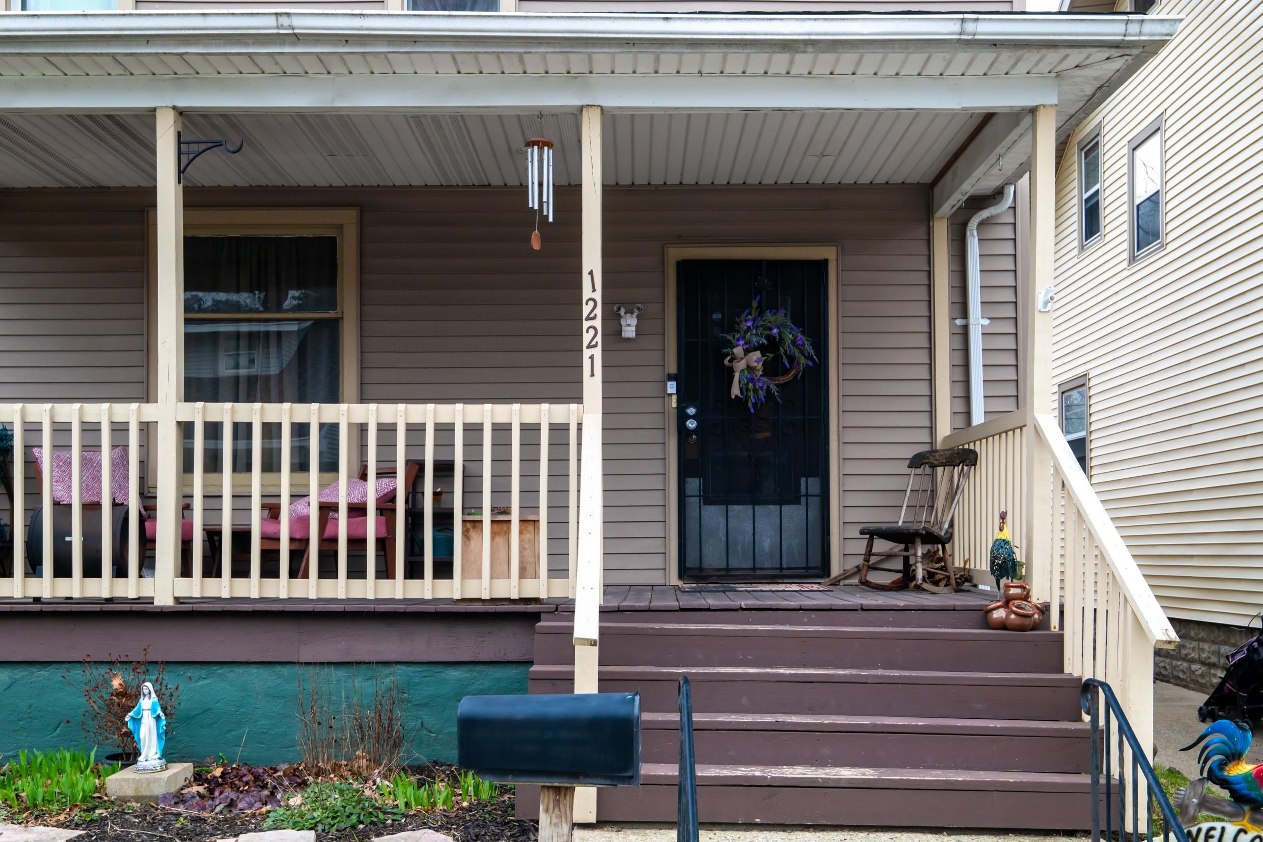 Photo 1 of 1221 W Wildwood Avenue