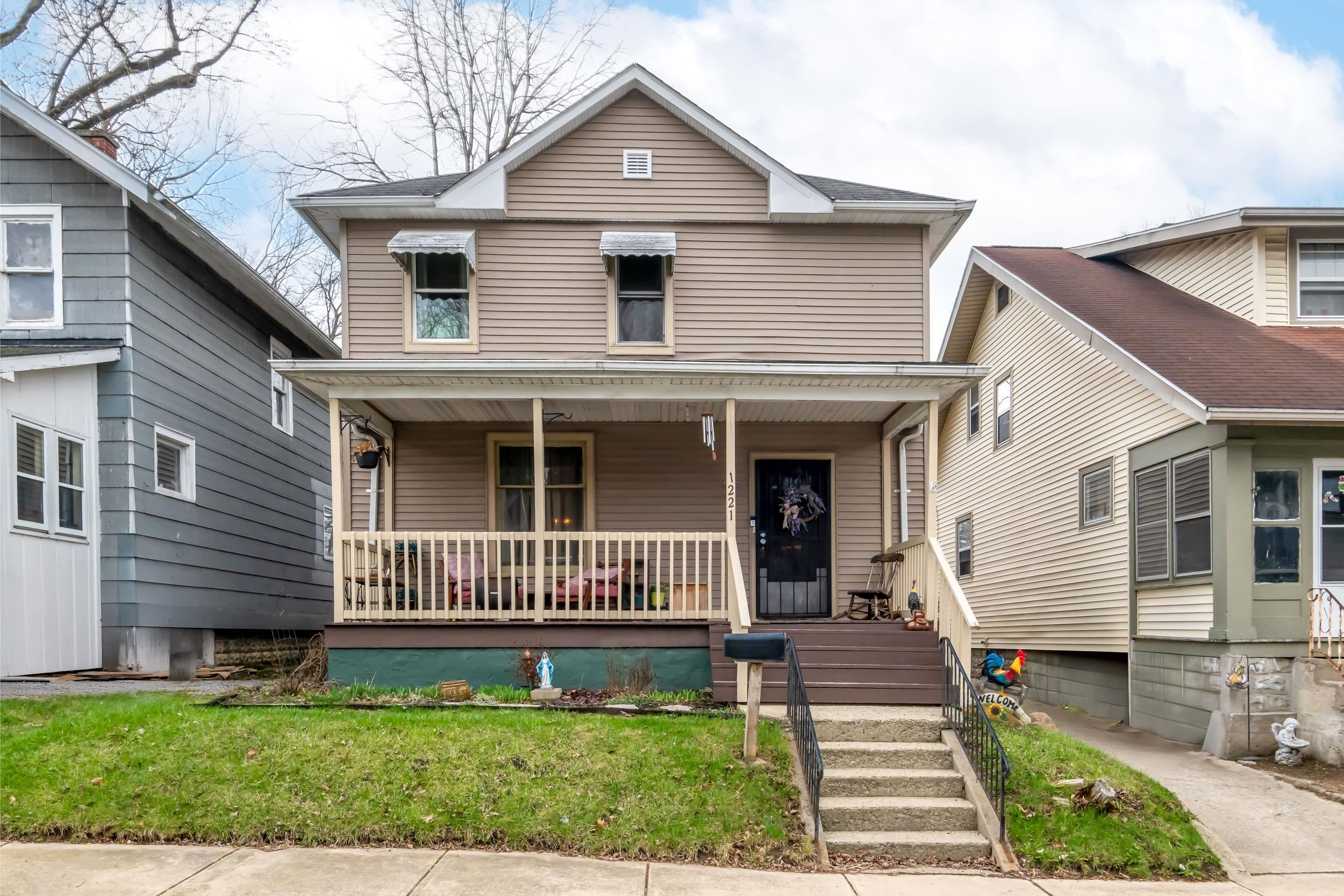Photo 32 of 1221 W Wildwood Avenue
