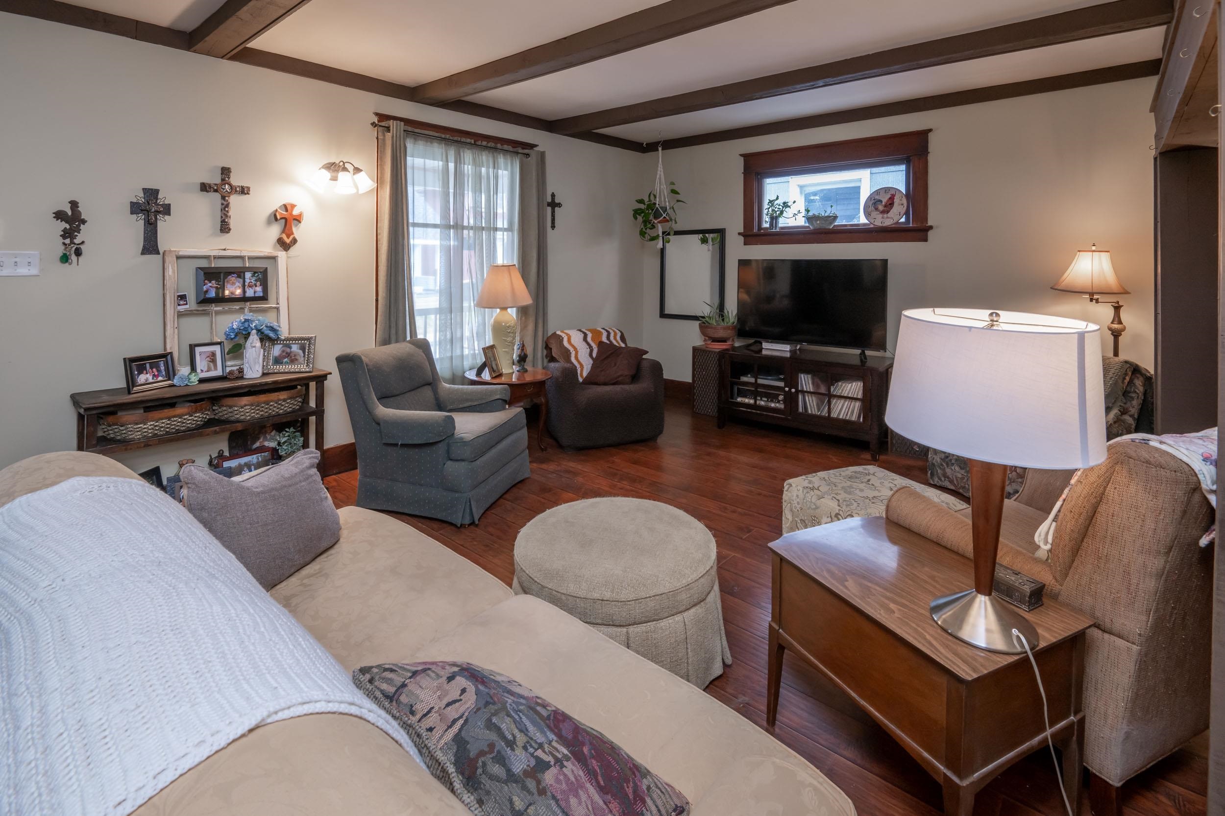 Photo 4 of 1221 W Wildwood Avenue