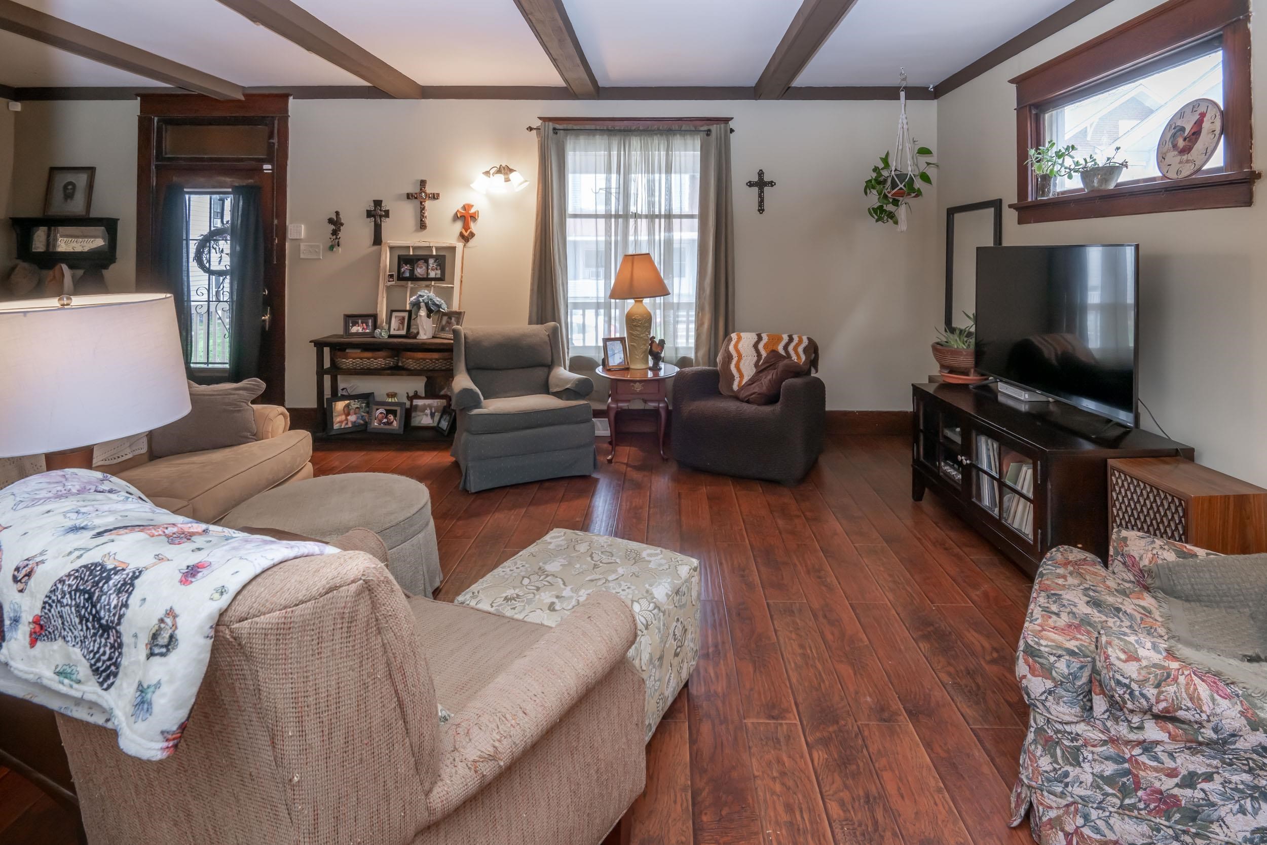 Photo 5 of 1221 W Wildwood Avenue