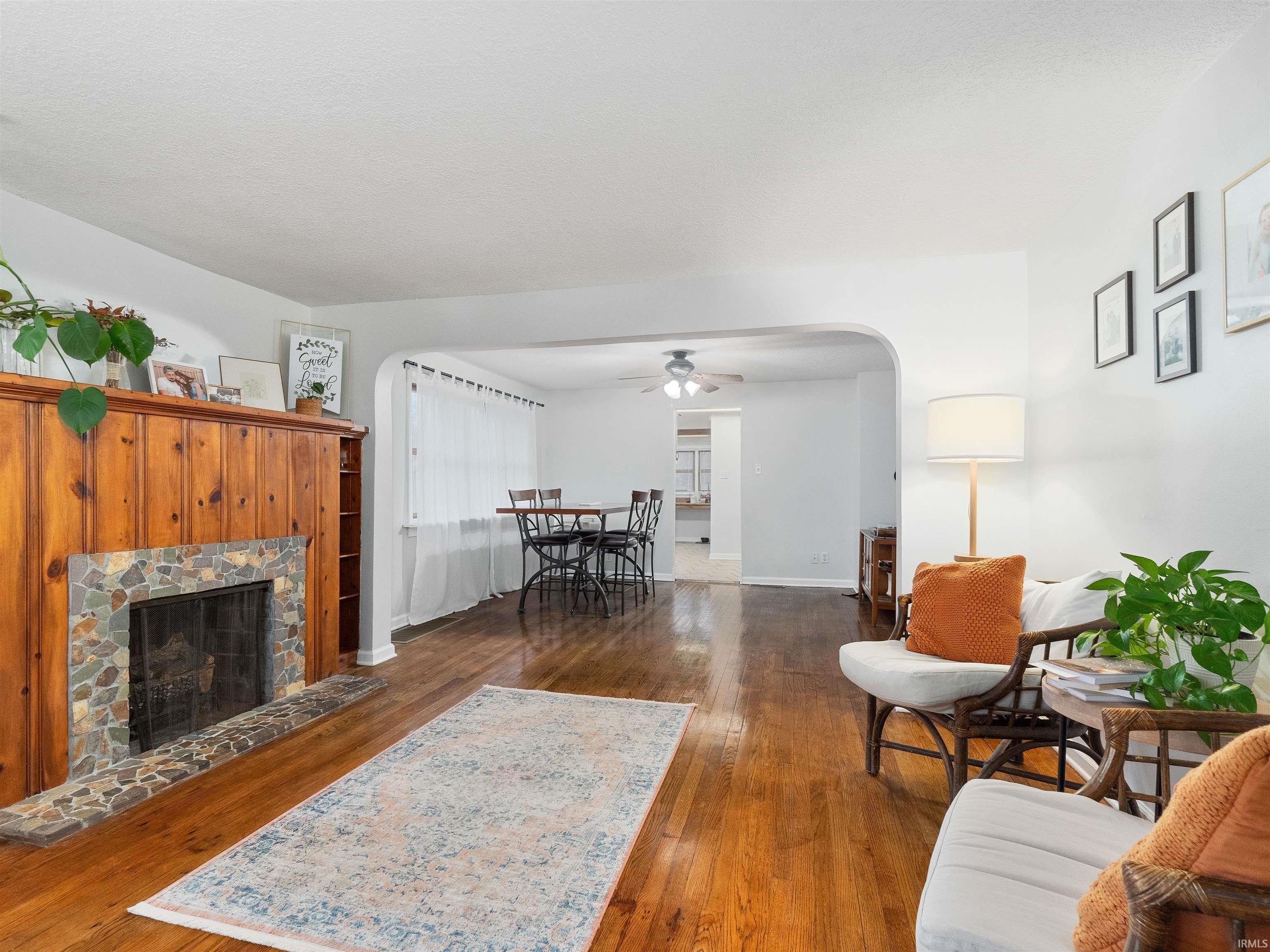 Photo 2 of 2335 Edgerton Street