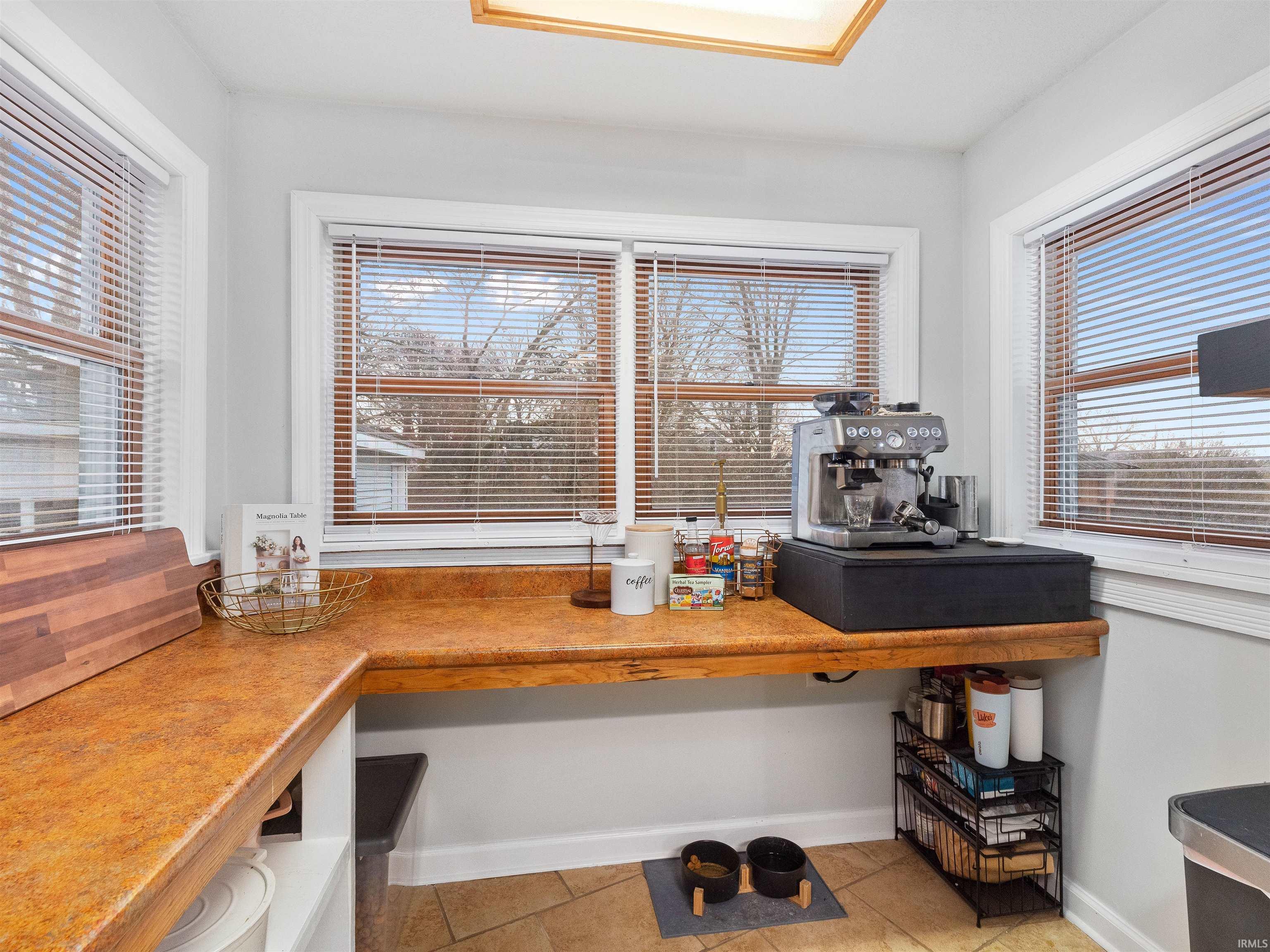 Photo 6 of 2335 Edgerton Street