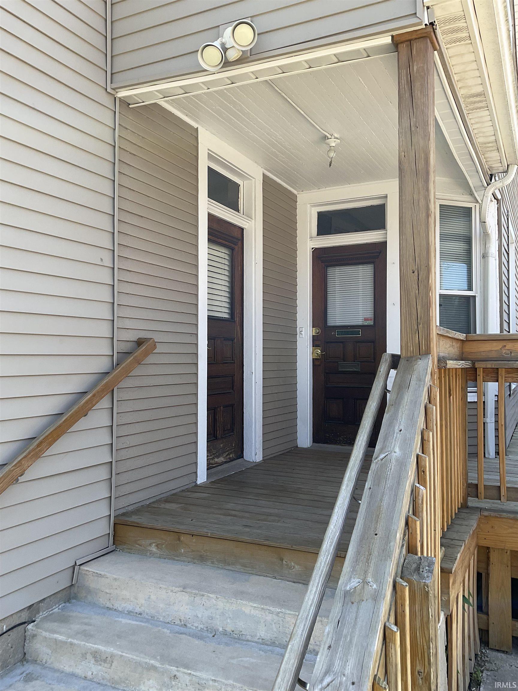 Photo 6 of 623 W Washington Boulevard