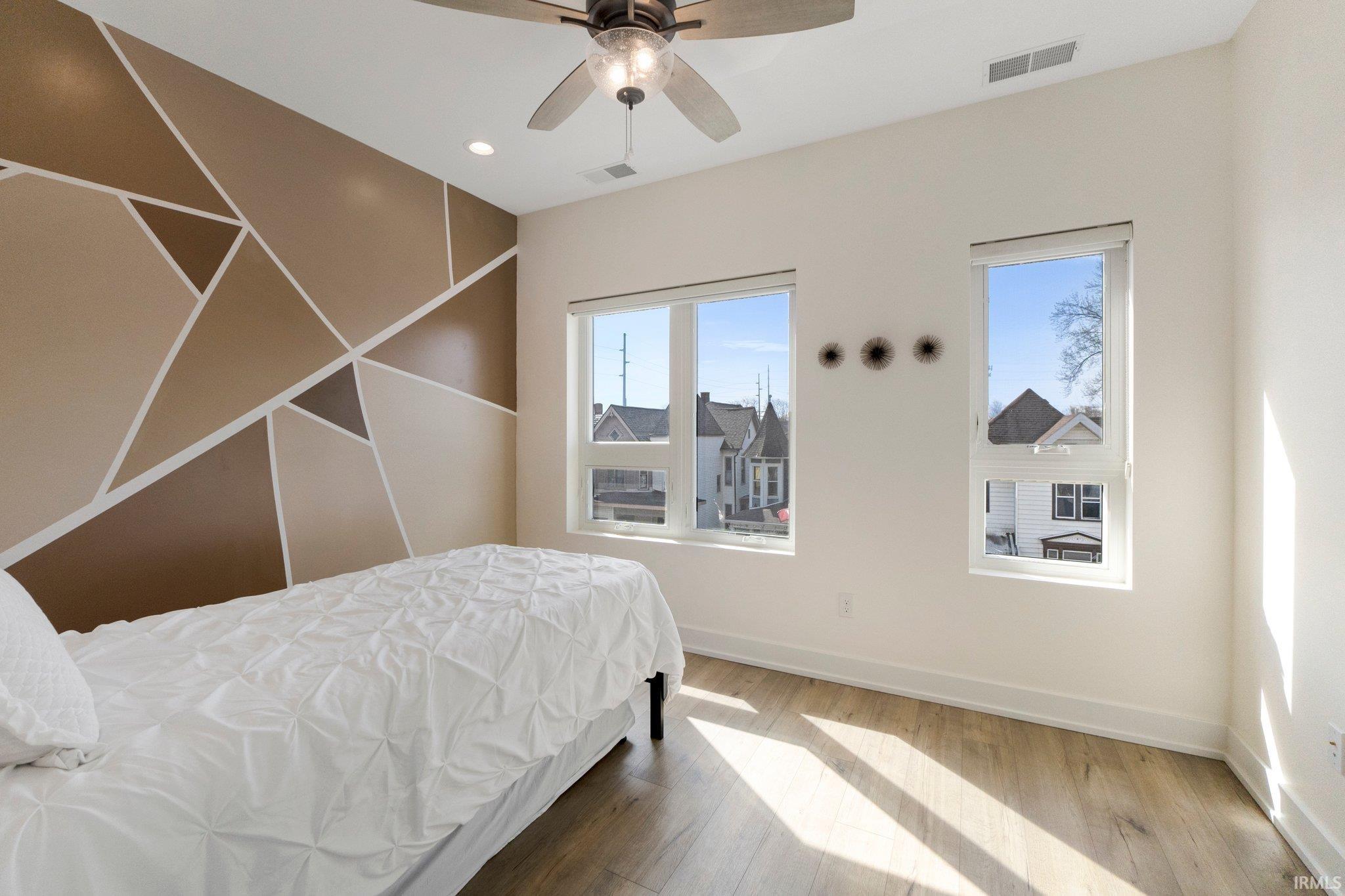 Photo 16 of 410 W Brackenridge Street
