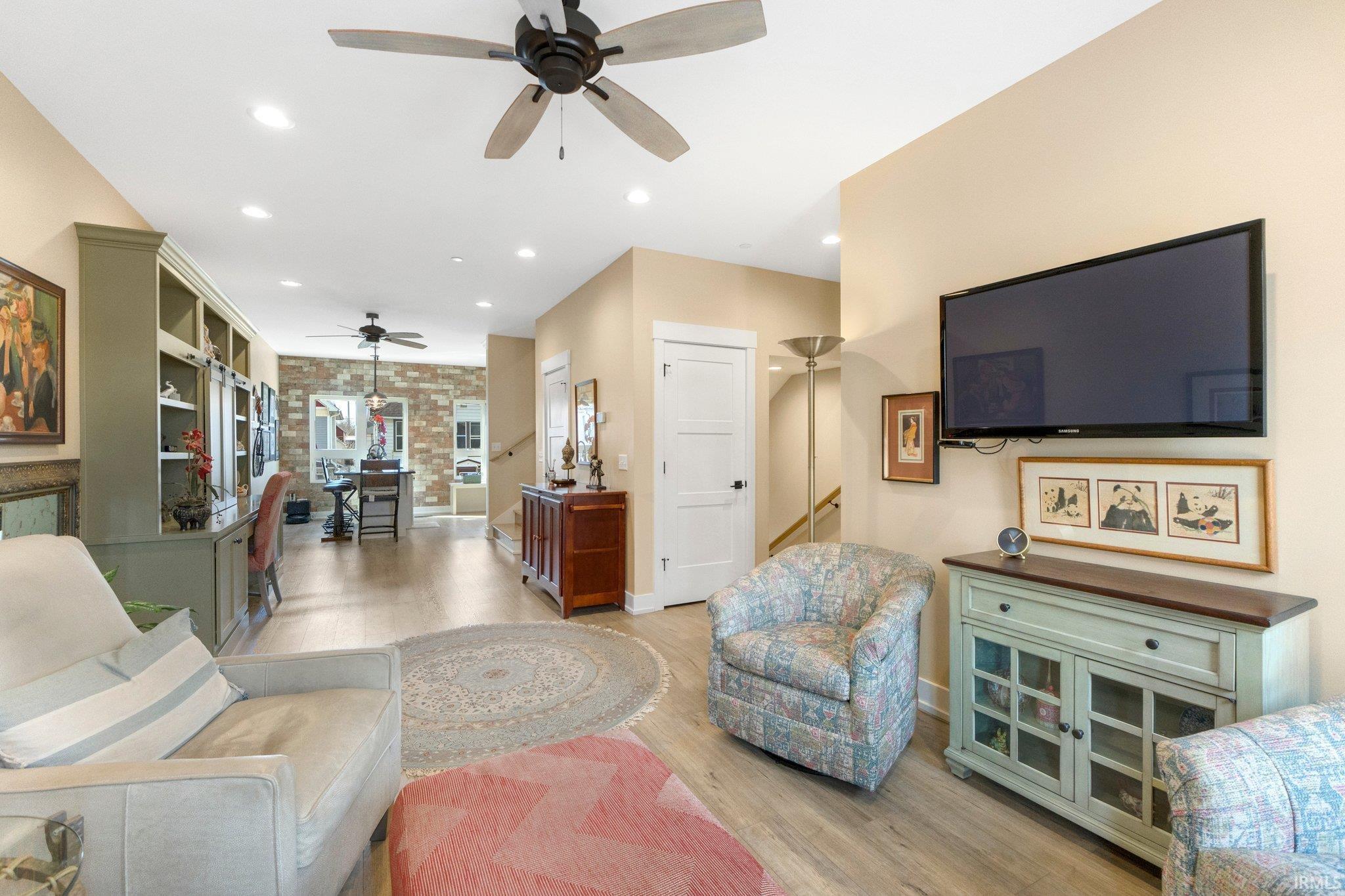 Photo 7 of 410 W Brackenridge Street