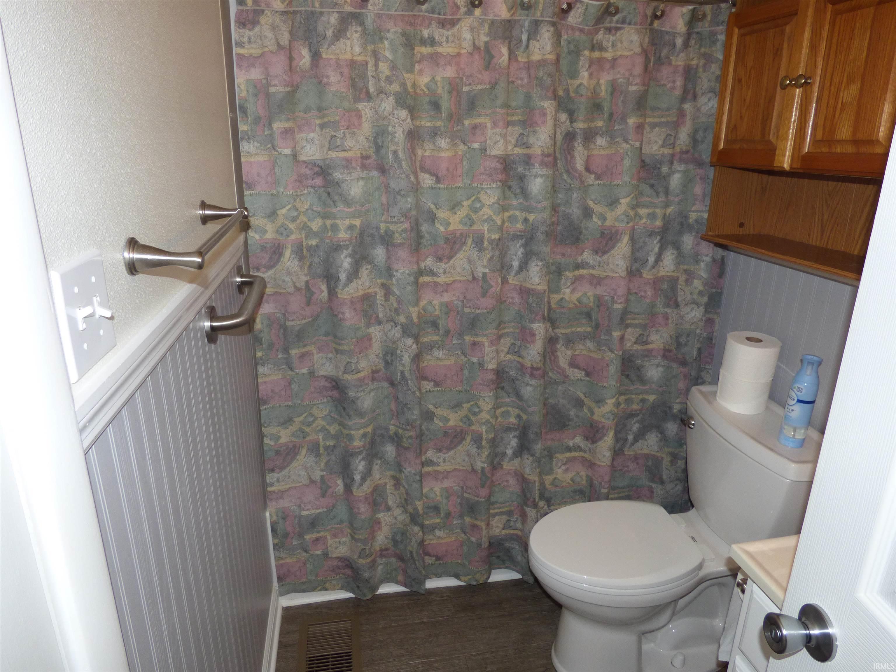 Homes for sale in Frankfort, IN | 1501 E Walnut St, Frankfort, IN 46041 | MLS# 202511759