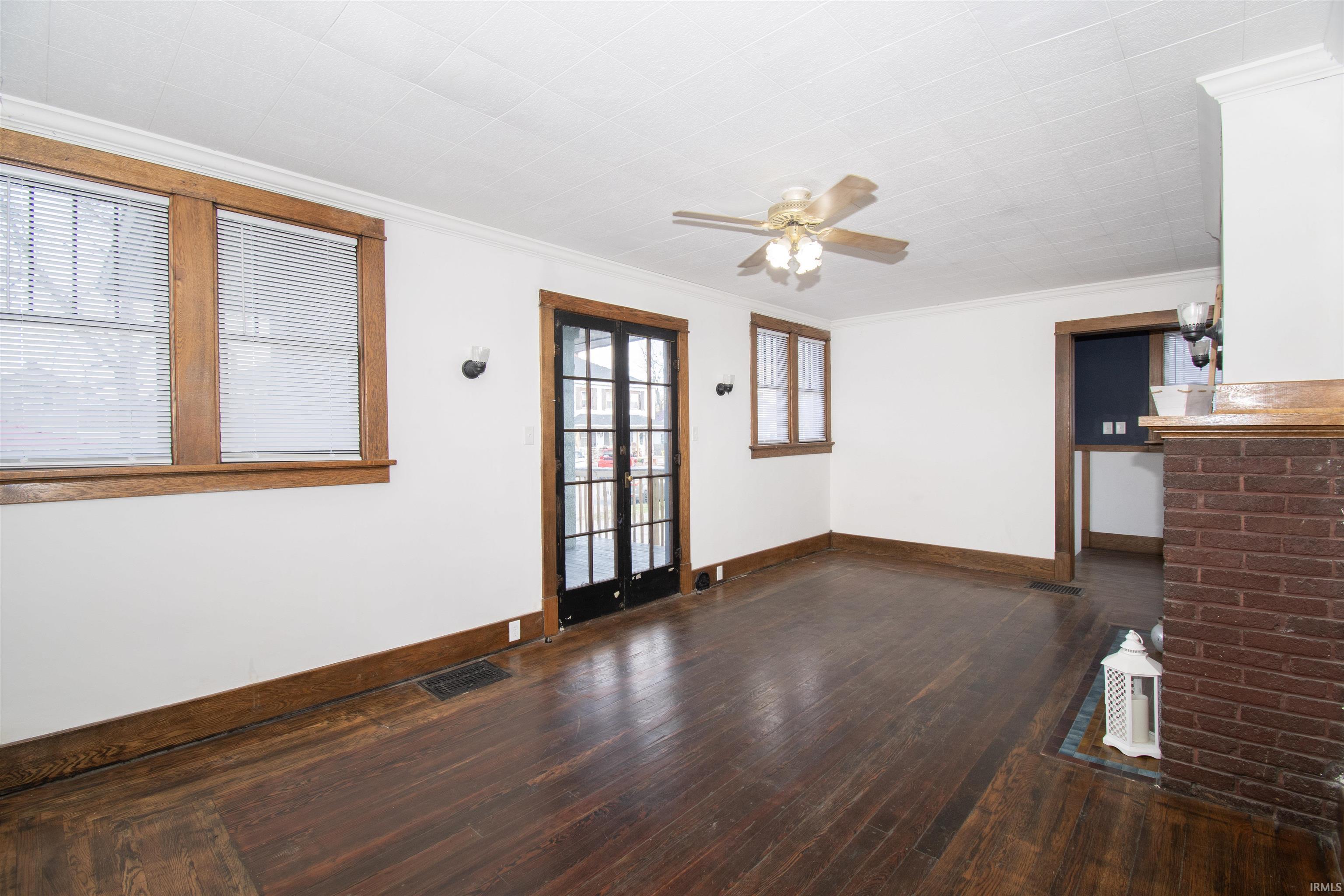 Photo 7 of 1002 S Cavin Street