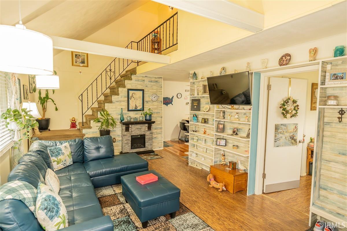 Photo 5 of 1108 Moyer Street