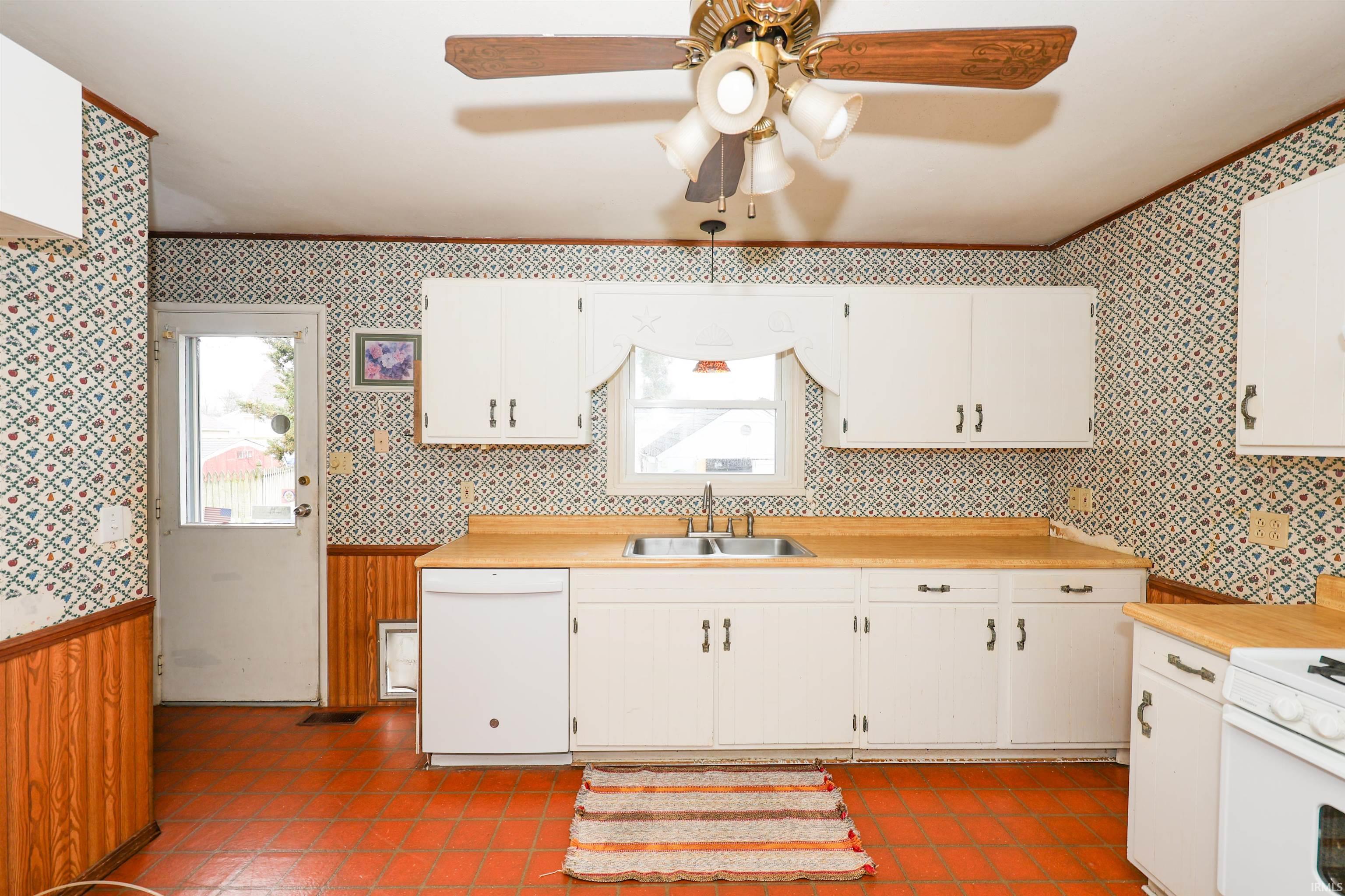 Photo 4 of 1034 Rose Avenue