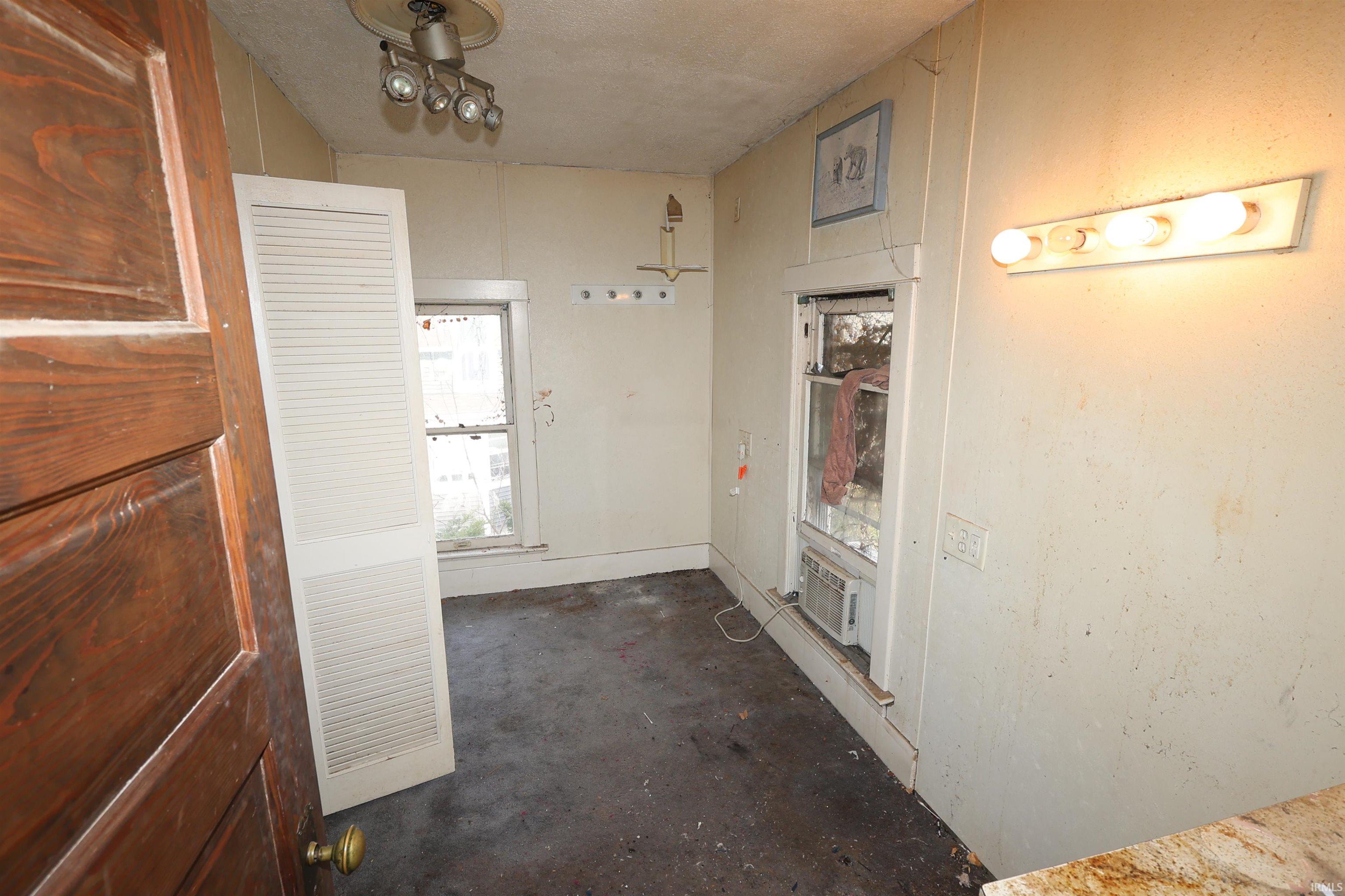 Photo 17 of 650 W Lexington Avenue