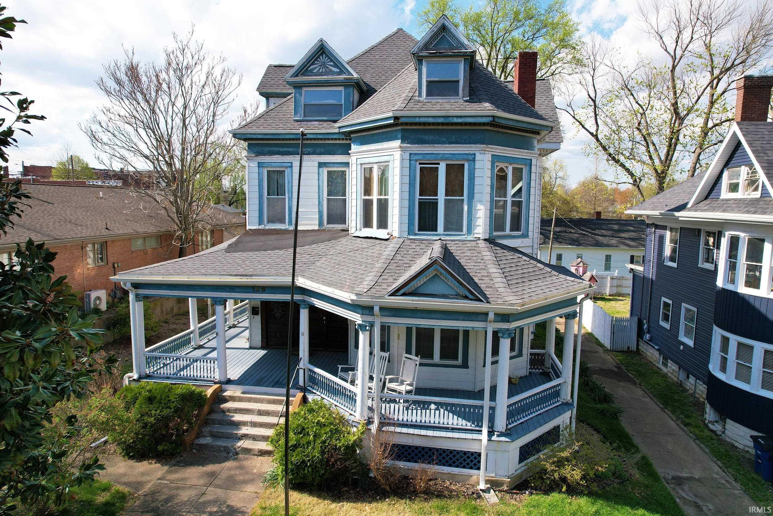 Homes for sale in Mount Carmel, IL | 126 E 4th St, Mount Carmel, IL 62863 | MLS# 202511969