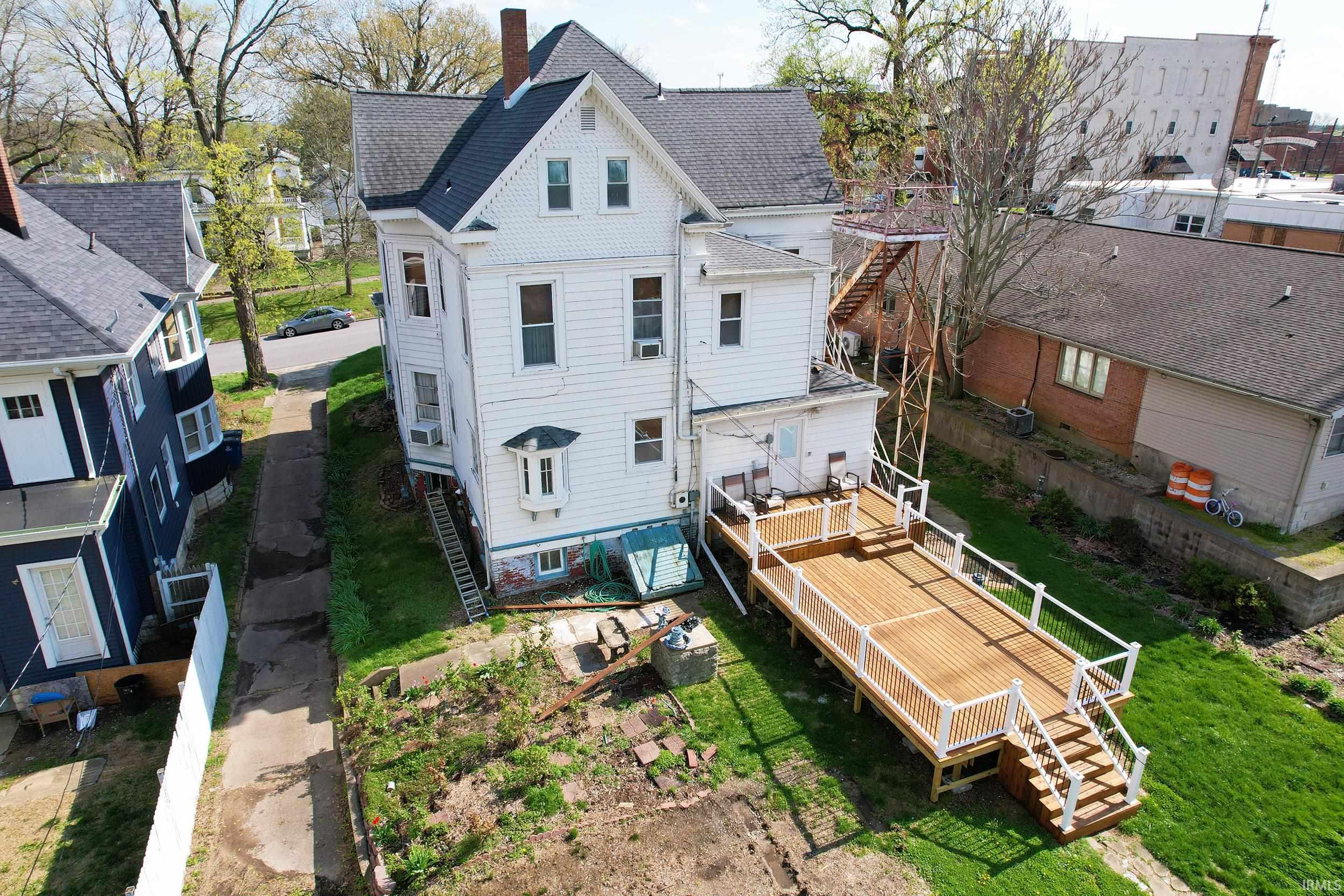 Homes for sale in Mount Carmel, IL | 126 E 4th St, Mount Carmel, IL 62863 | MLS# 202511969