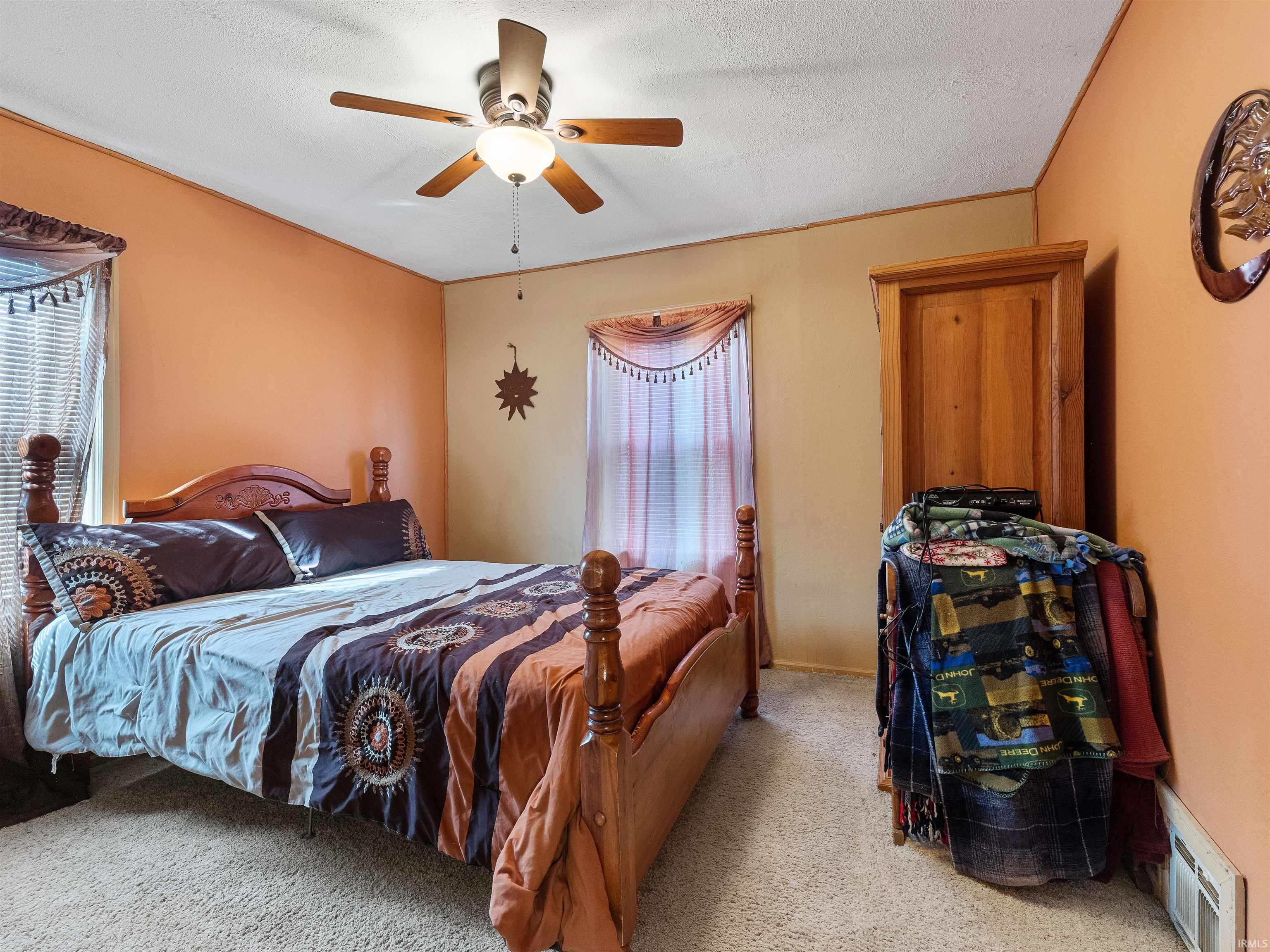 Photo 11 of 516 E Townley Street