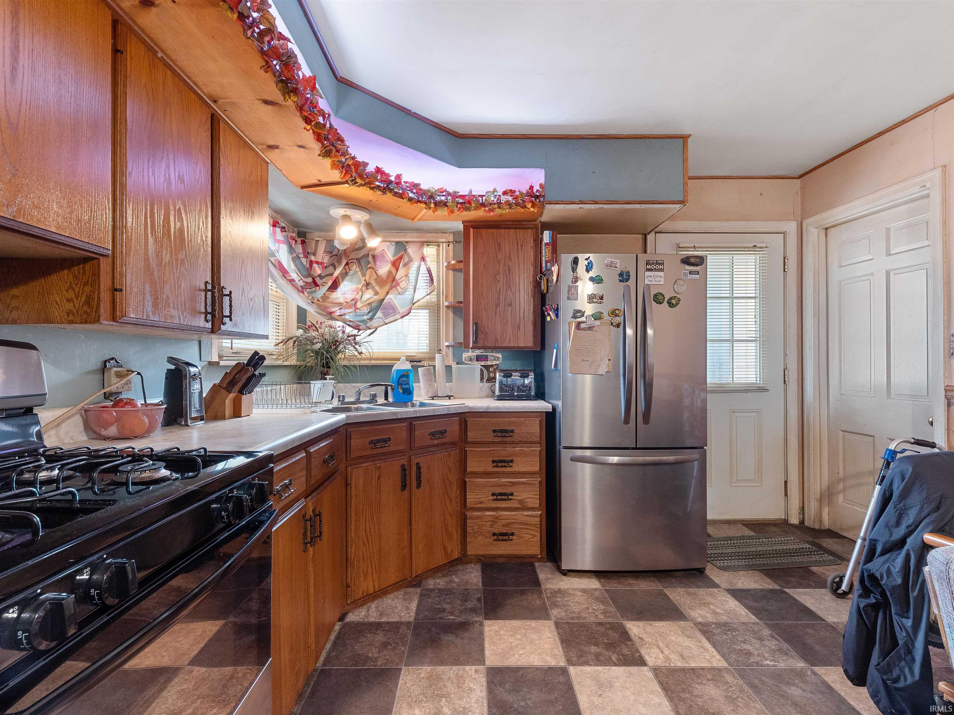 Photo 6 of 516 E Townley Street