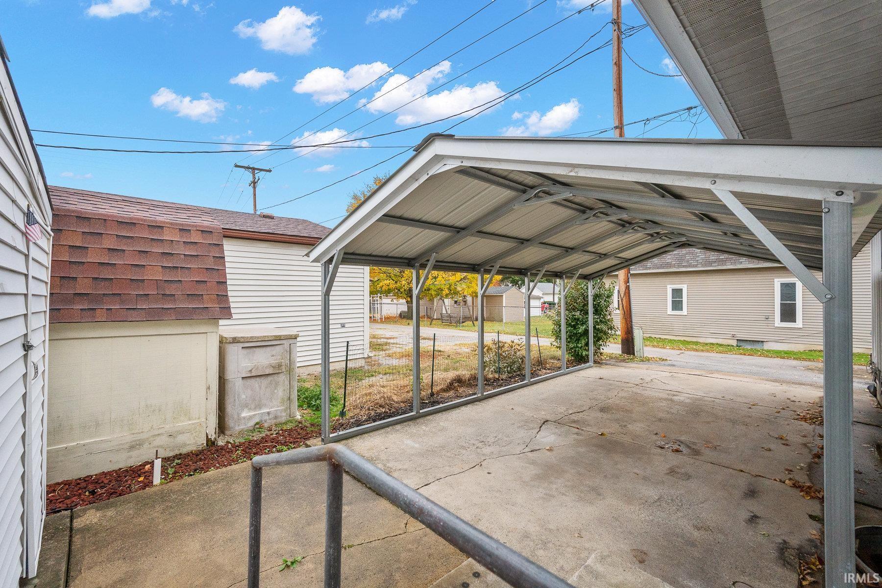 Photo 16 of 207 S Ogden Street