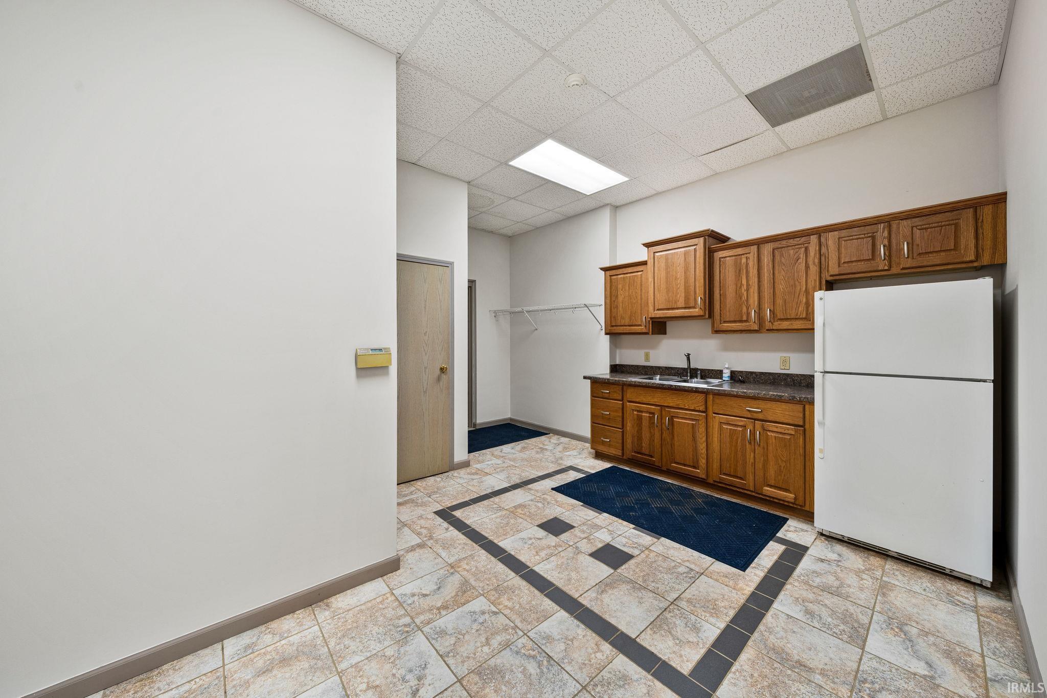 Photo 10 of 1600 W Beardsley Avenue
