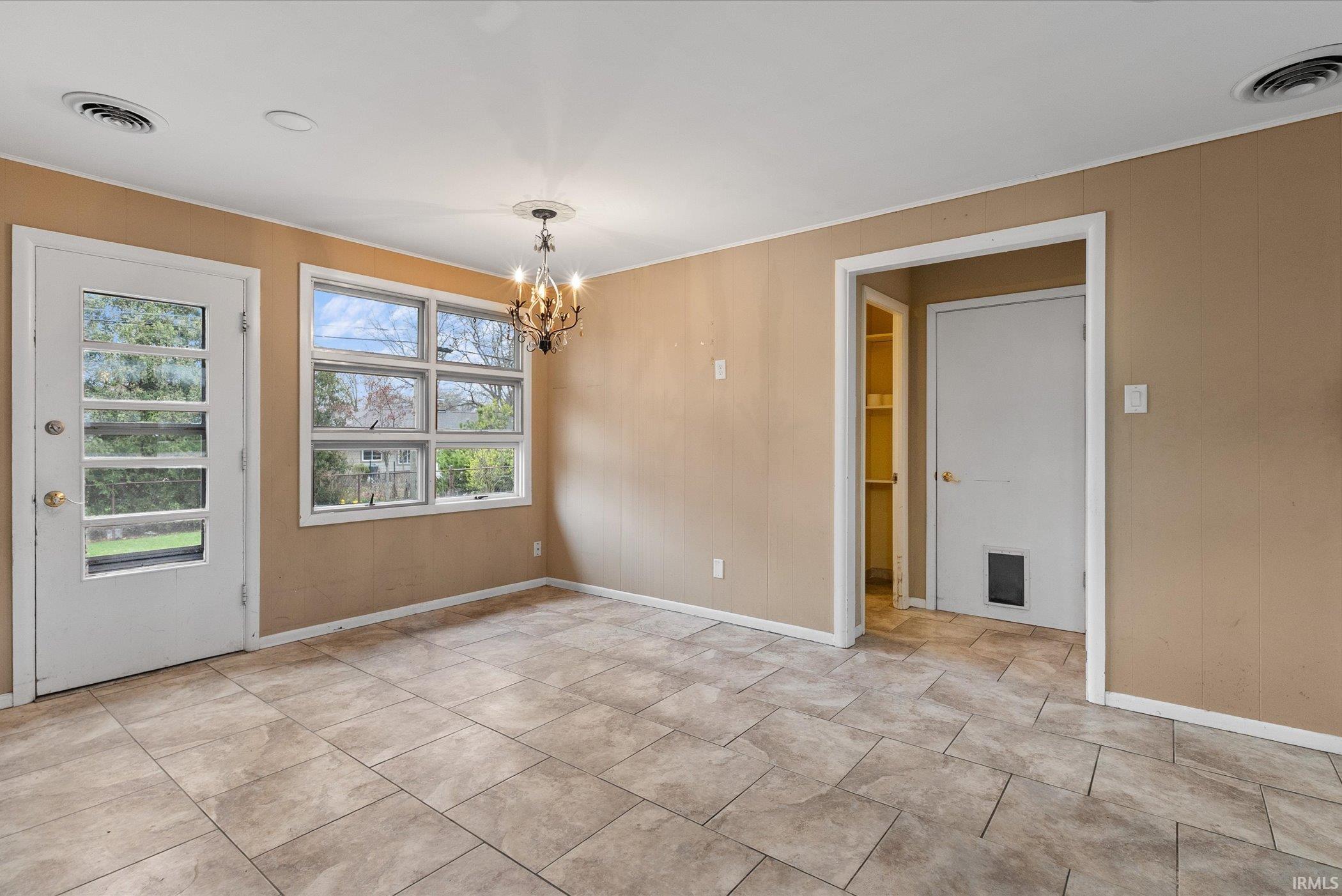 Photo 11 of 4942 S Wayne Avenue