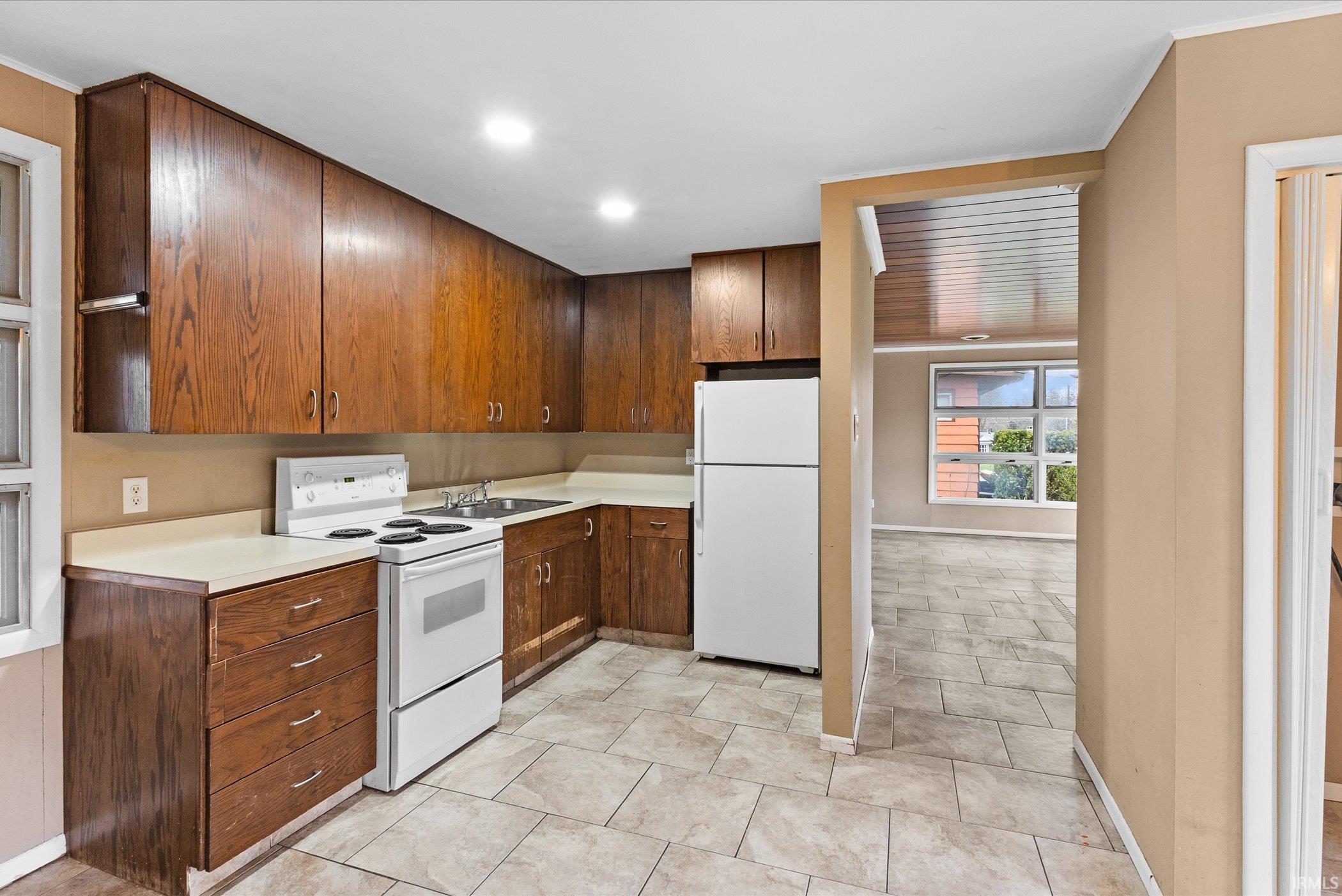 Photo 13 of 4942 S Wayne Avenue