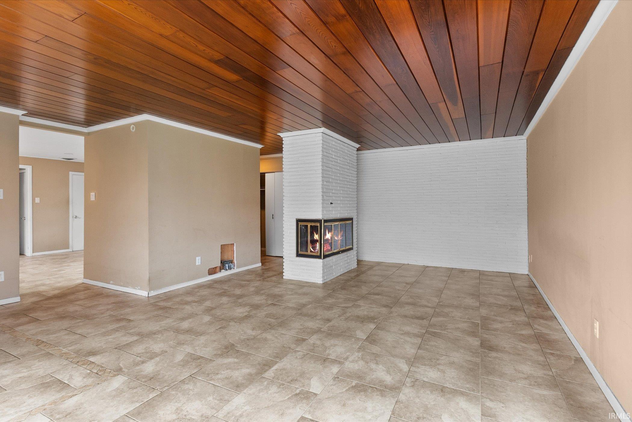 Photo 7 of 4942 S Wayne Avenue