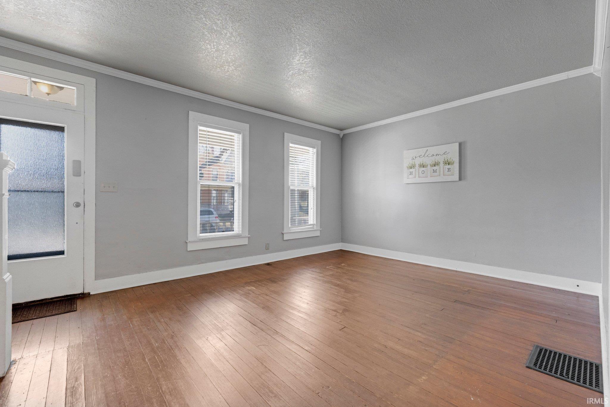 Photo 1 of 1118 W Jefferson Boulevard
