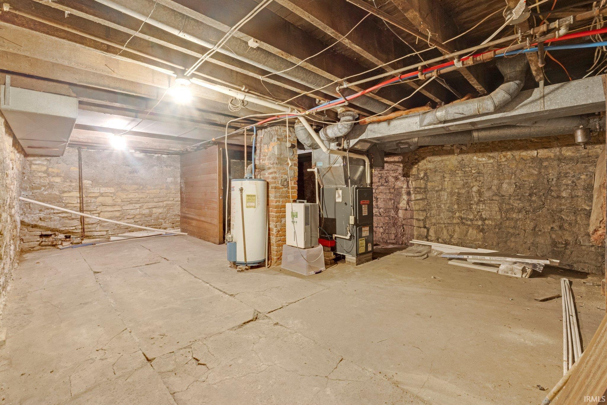 Photo 17 of 1118 W Jefferson Boulevard