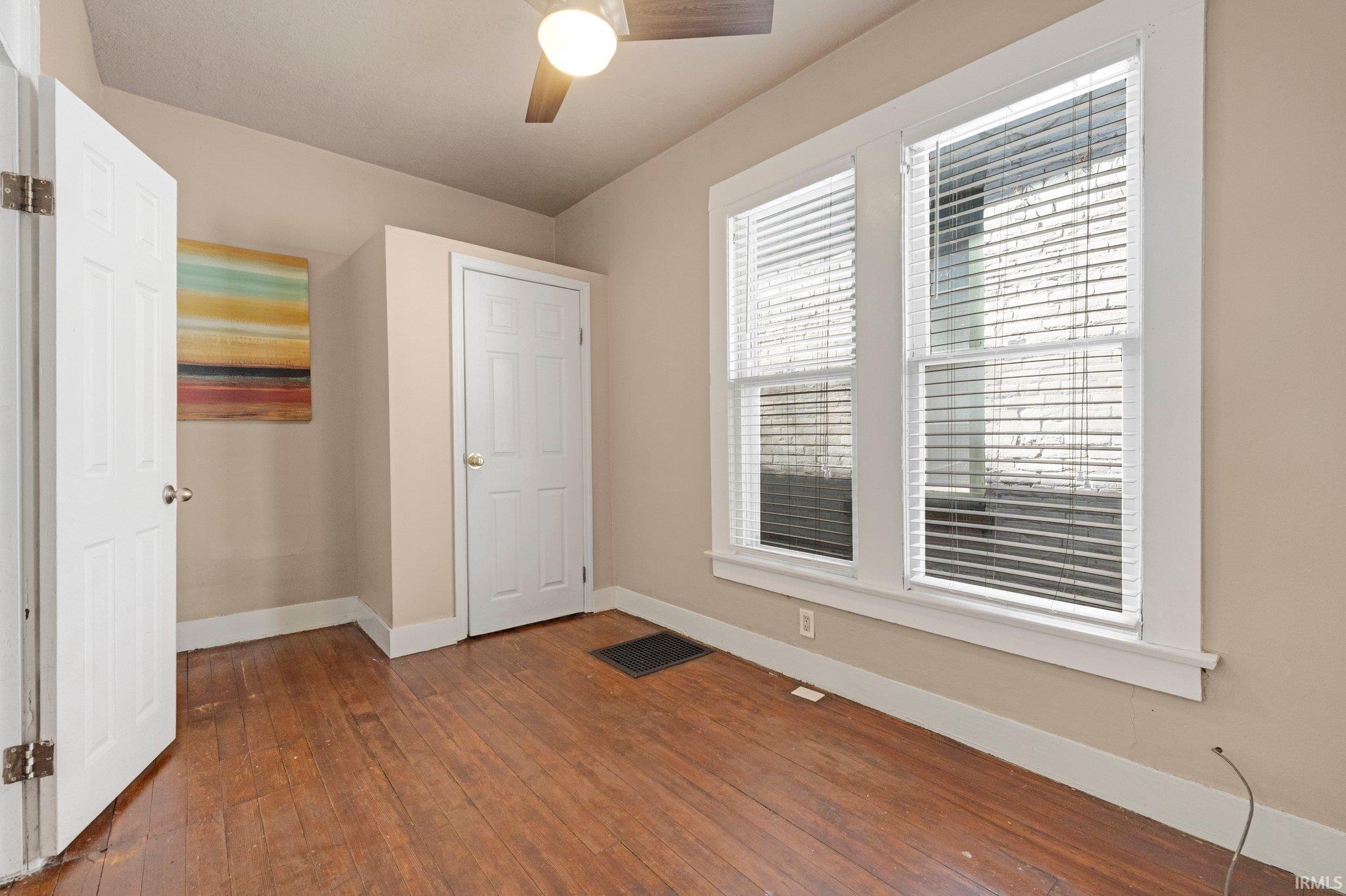 Photo 3 of 1118 W Jefferson Boulevard