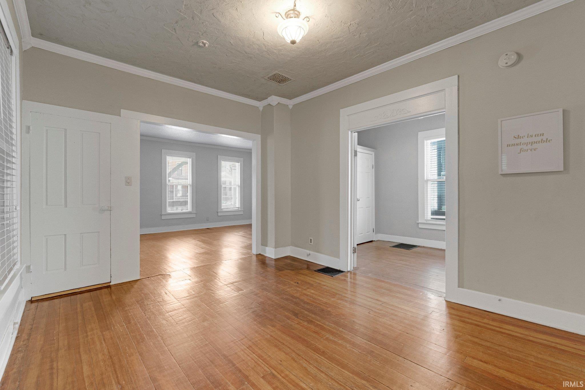 Photo 5 of 1118 W Jefferson Boulevard