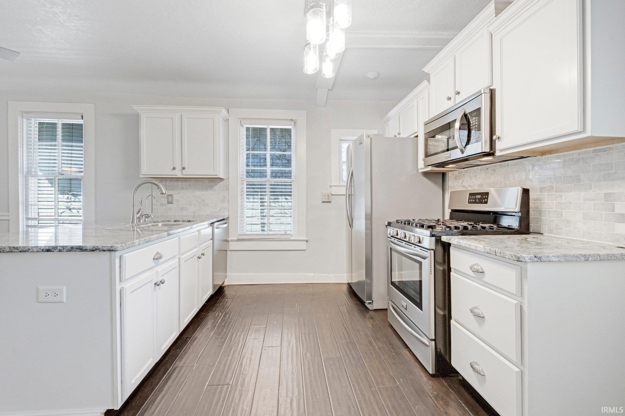 Photo 9 of 1118 W Jefferson Boulevard