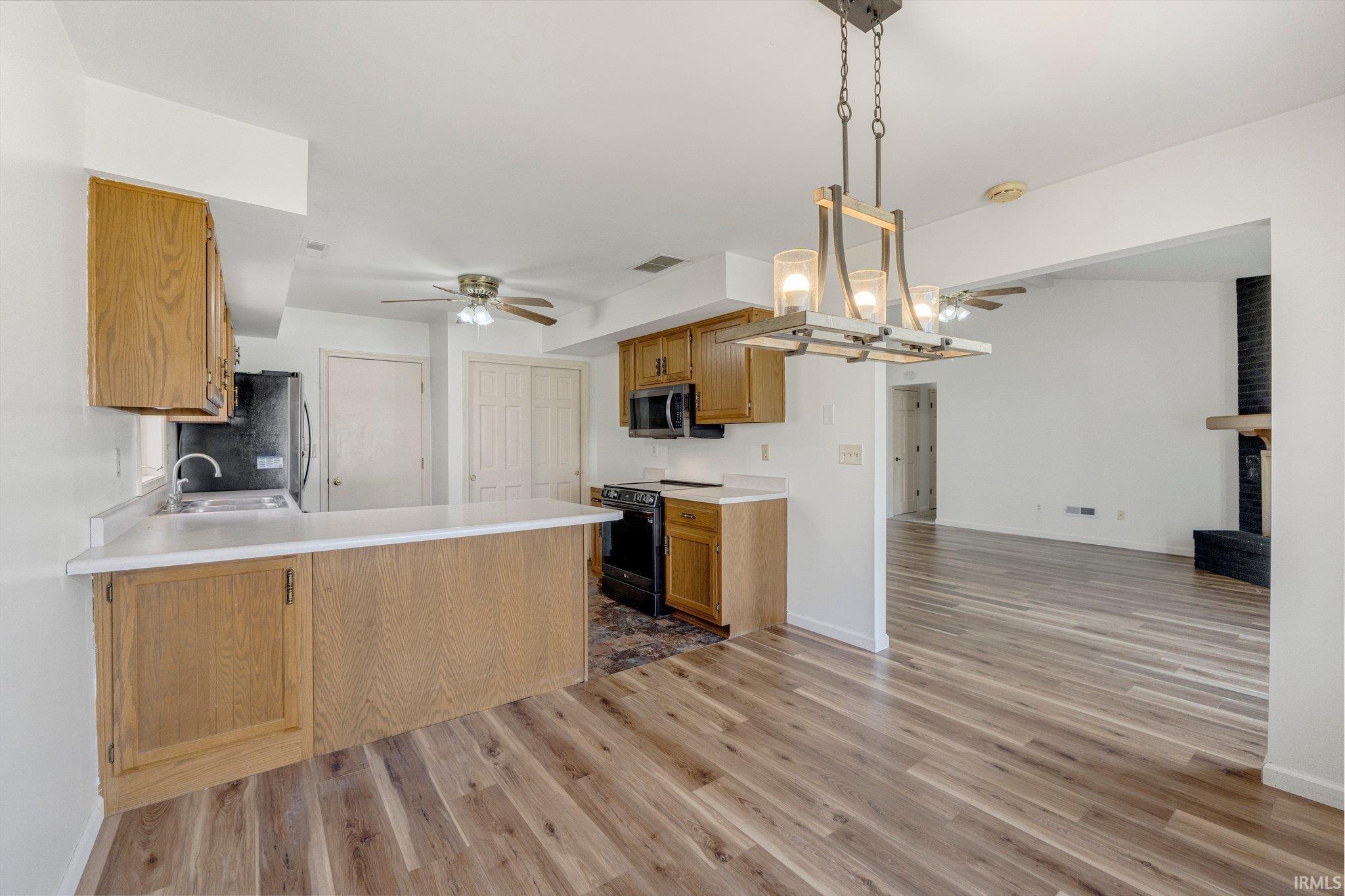 Photo 10 of 815 Duesenberg Drive