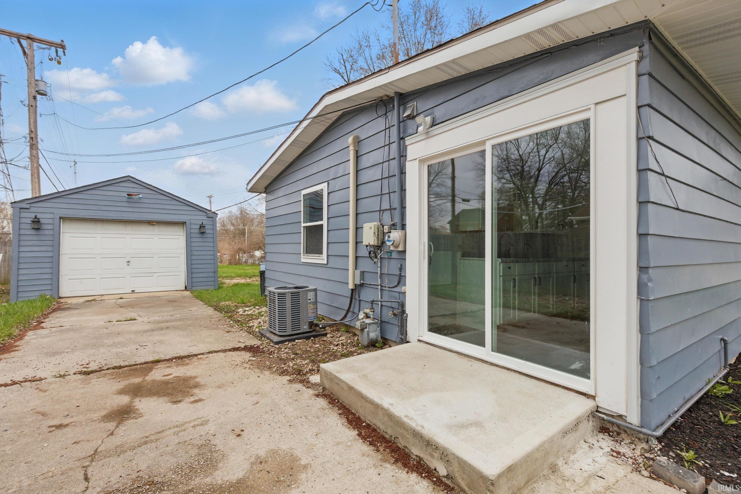 Photo 14 of 127 Edgeknoll Lane
