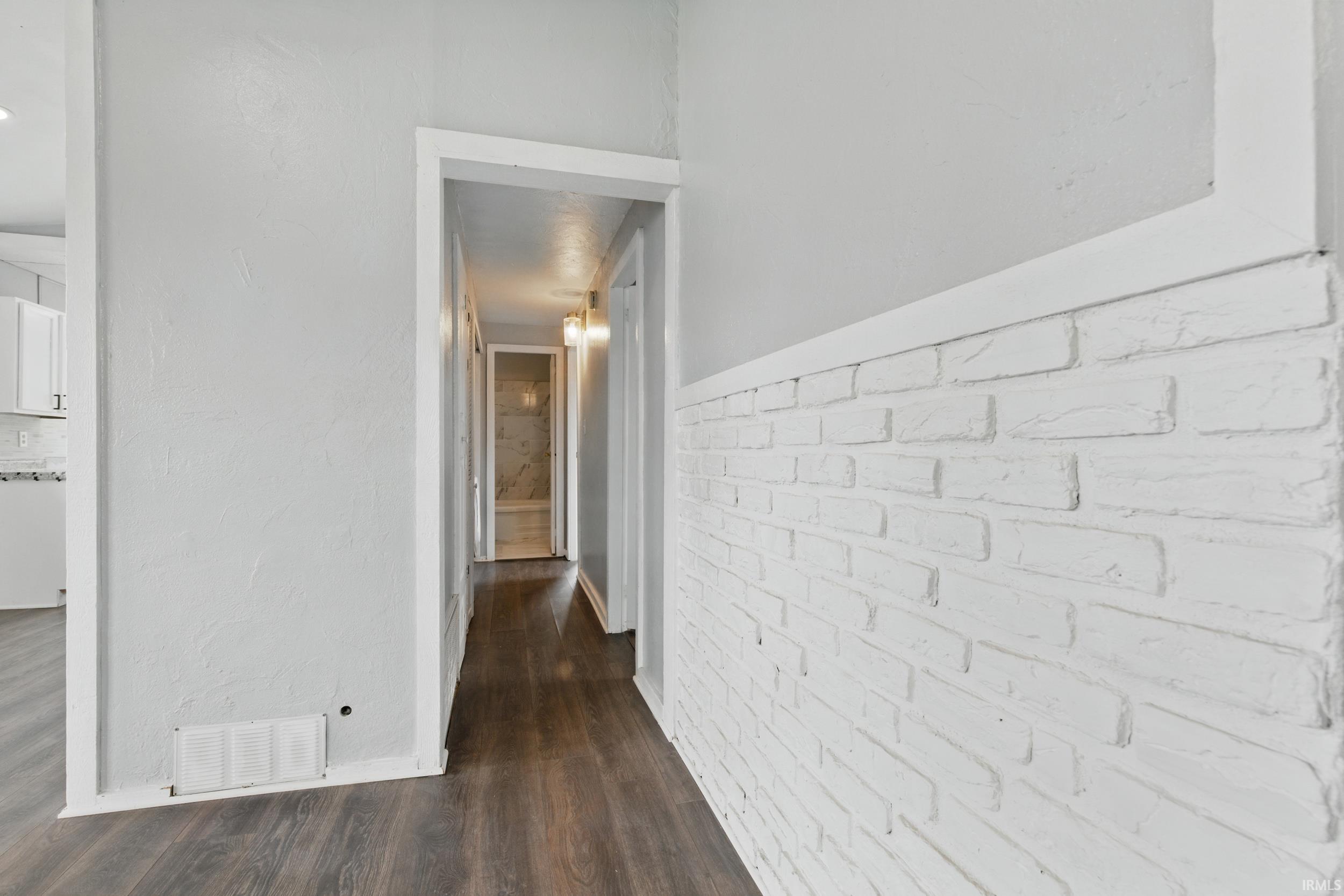 Photo 8 of 127 Edgeknoll Lane