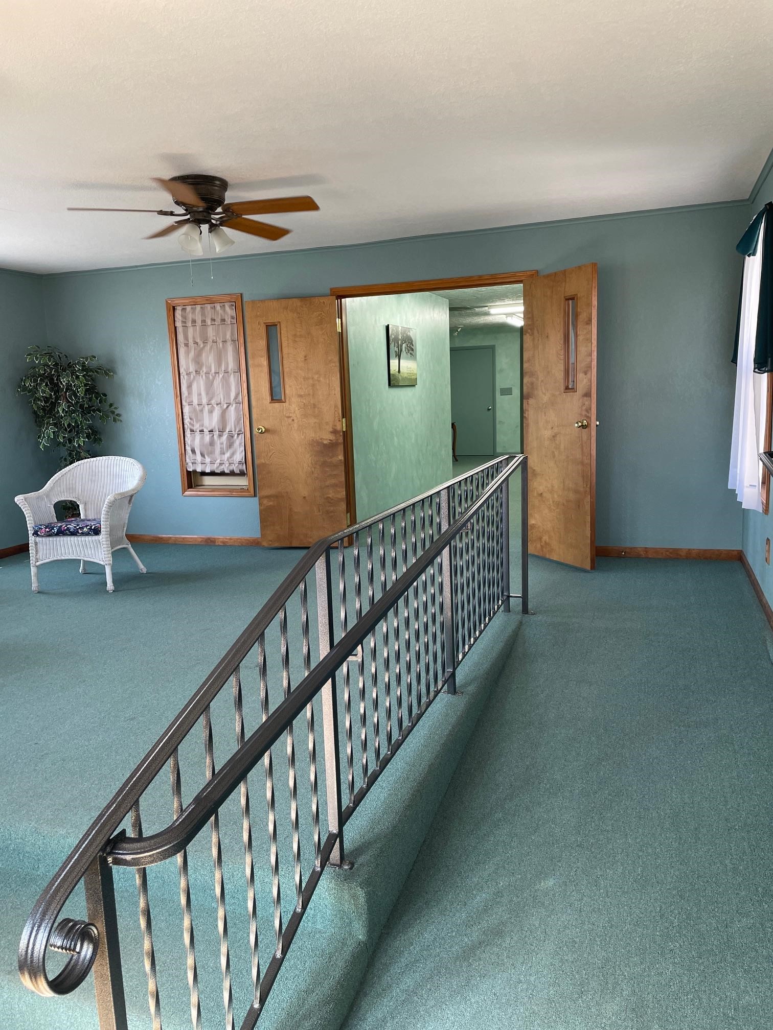 WITH WHEELCHAIR RAMP