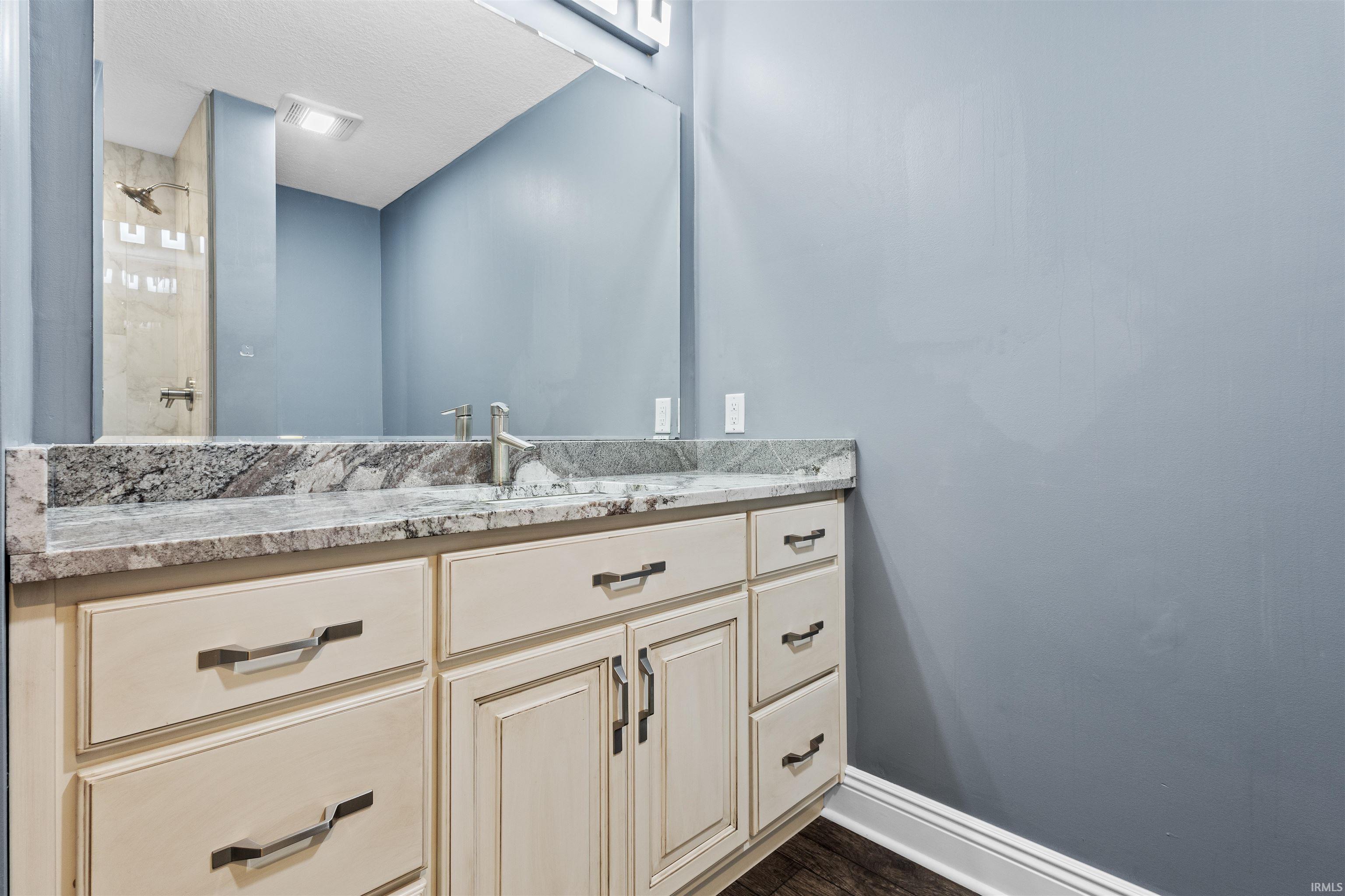 Photo 19 of 2227 Turnberry Lane