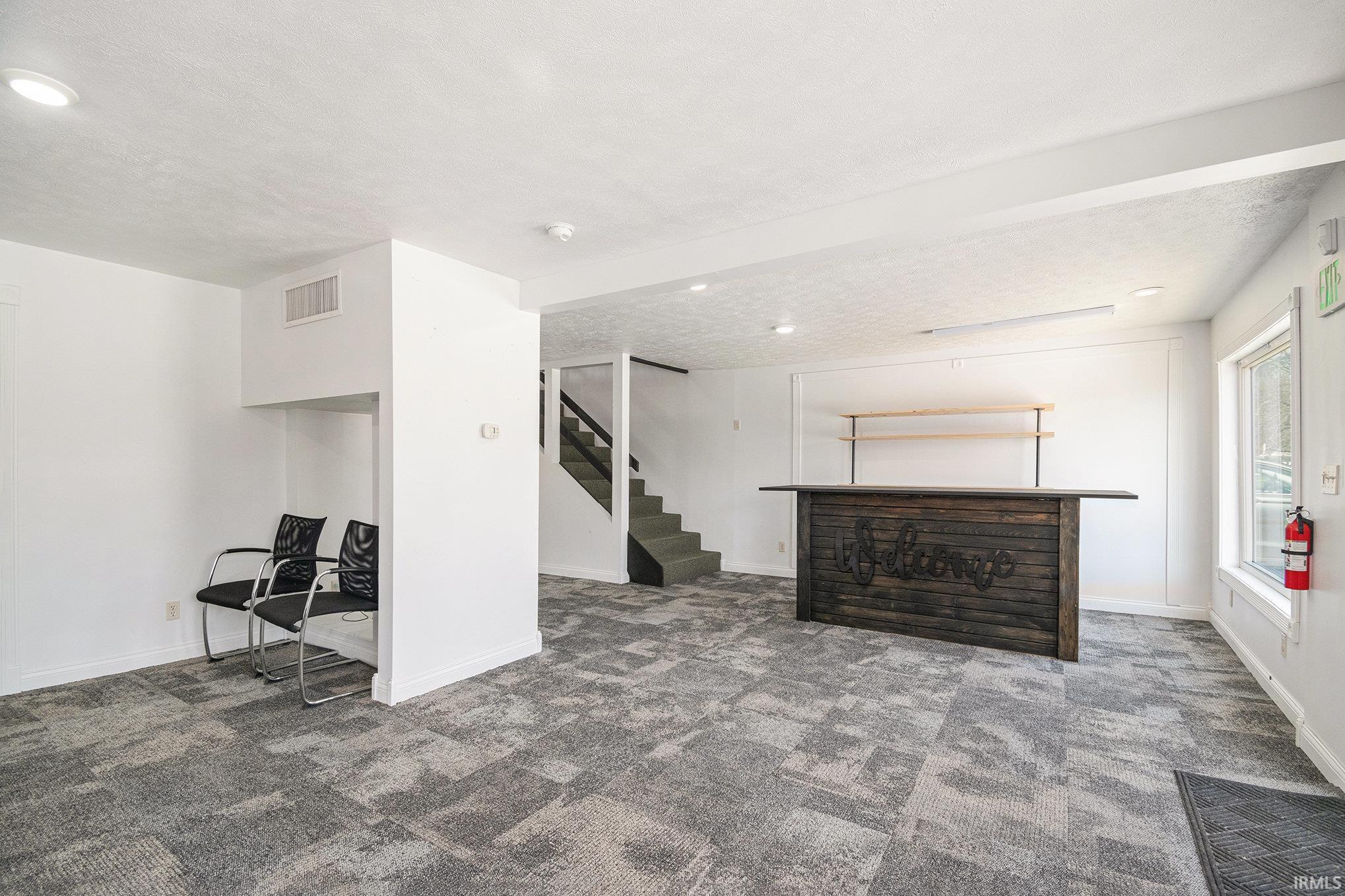 Photo 4 of 955 Fisher Avenue