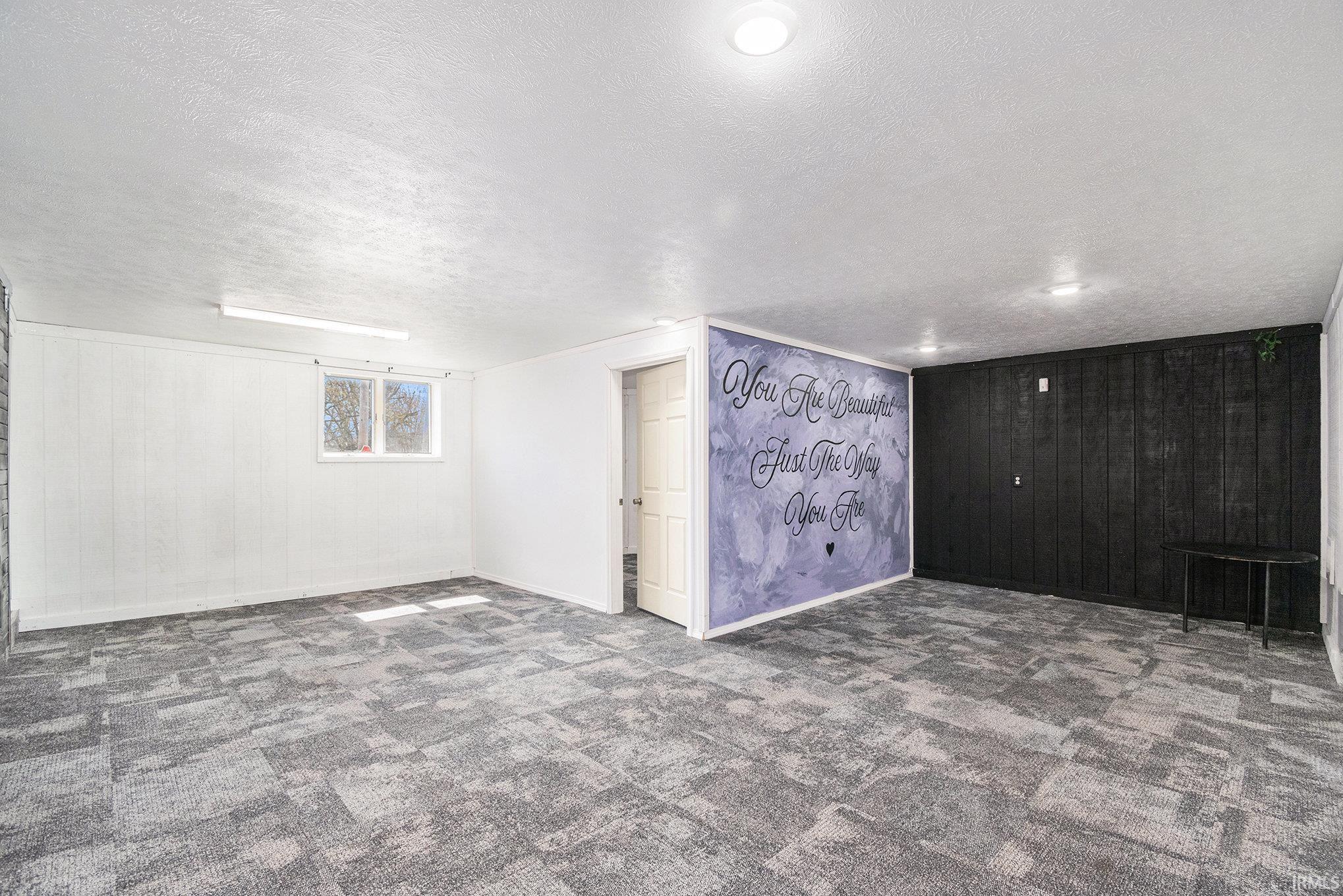 Photo 5 of 955 Fisher Avenue