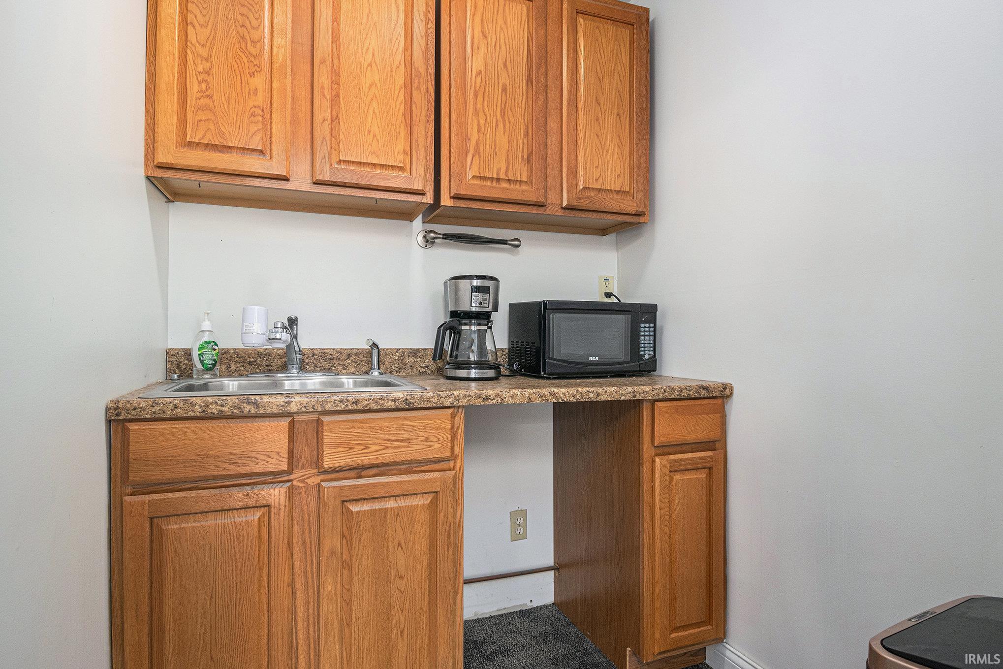 Photo 7 of 955 Fisher Avenue