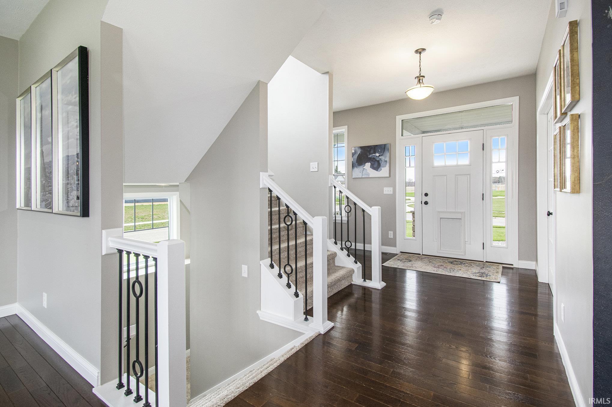 Photo 1 of 982 E Hawthorn Drive