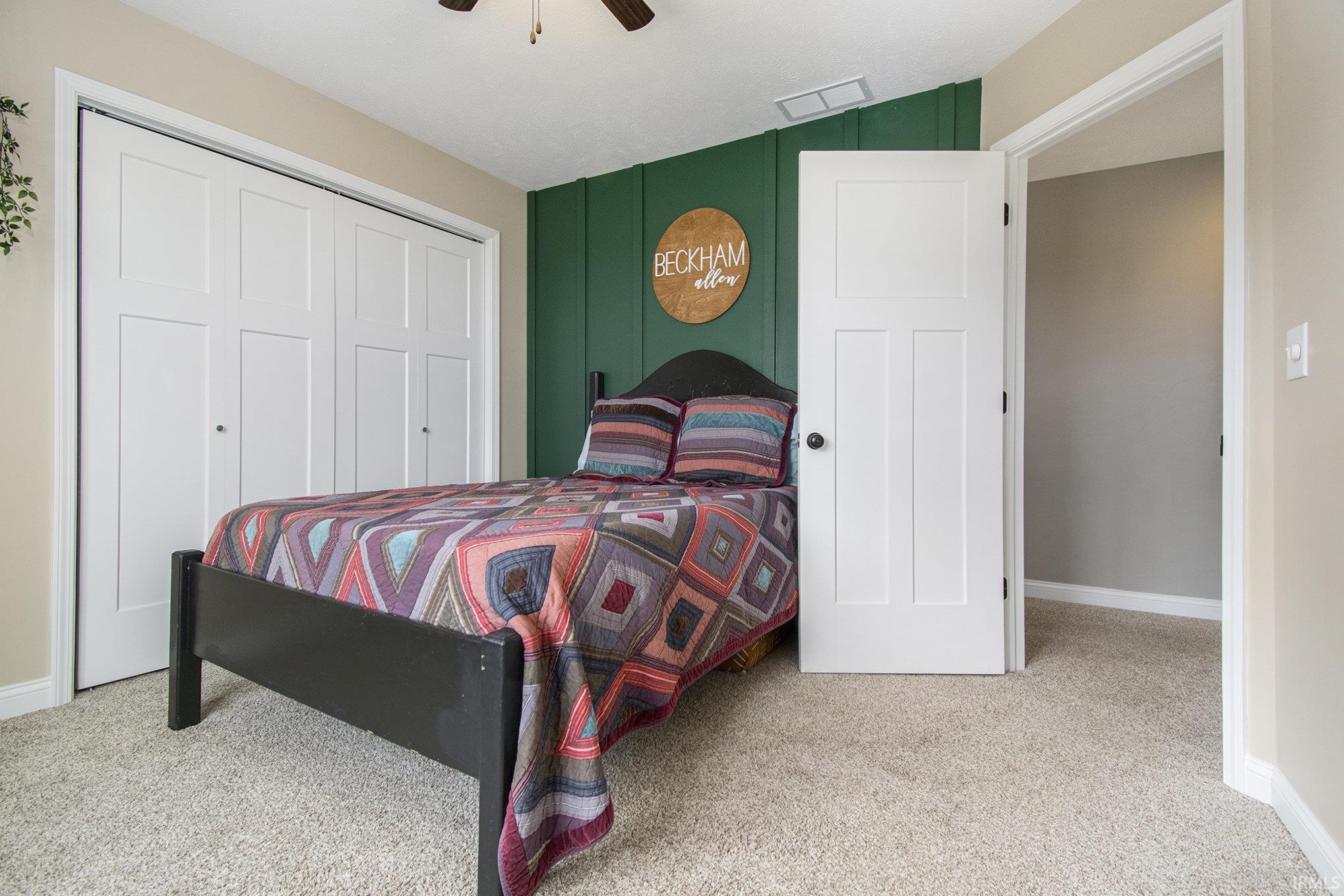 Photo 9 of 982 E Hawthorn Drive