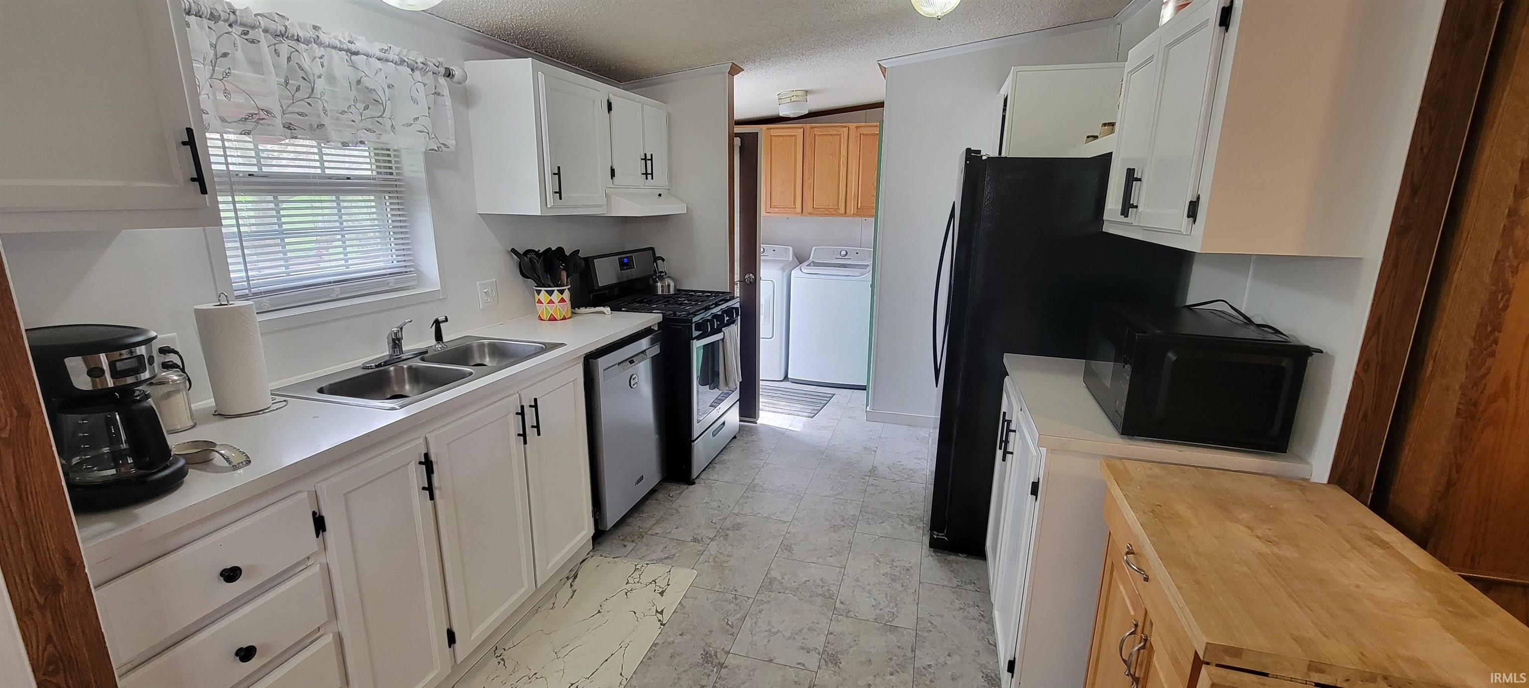 Photo 4 of 2563 E Wooster Road