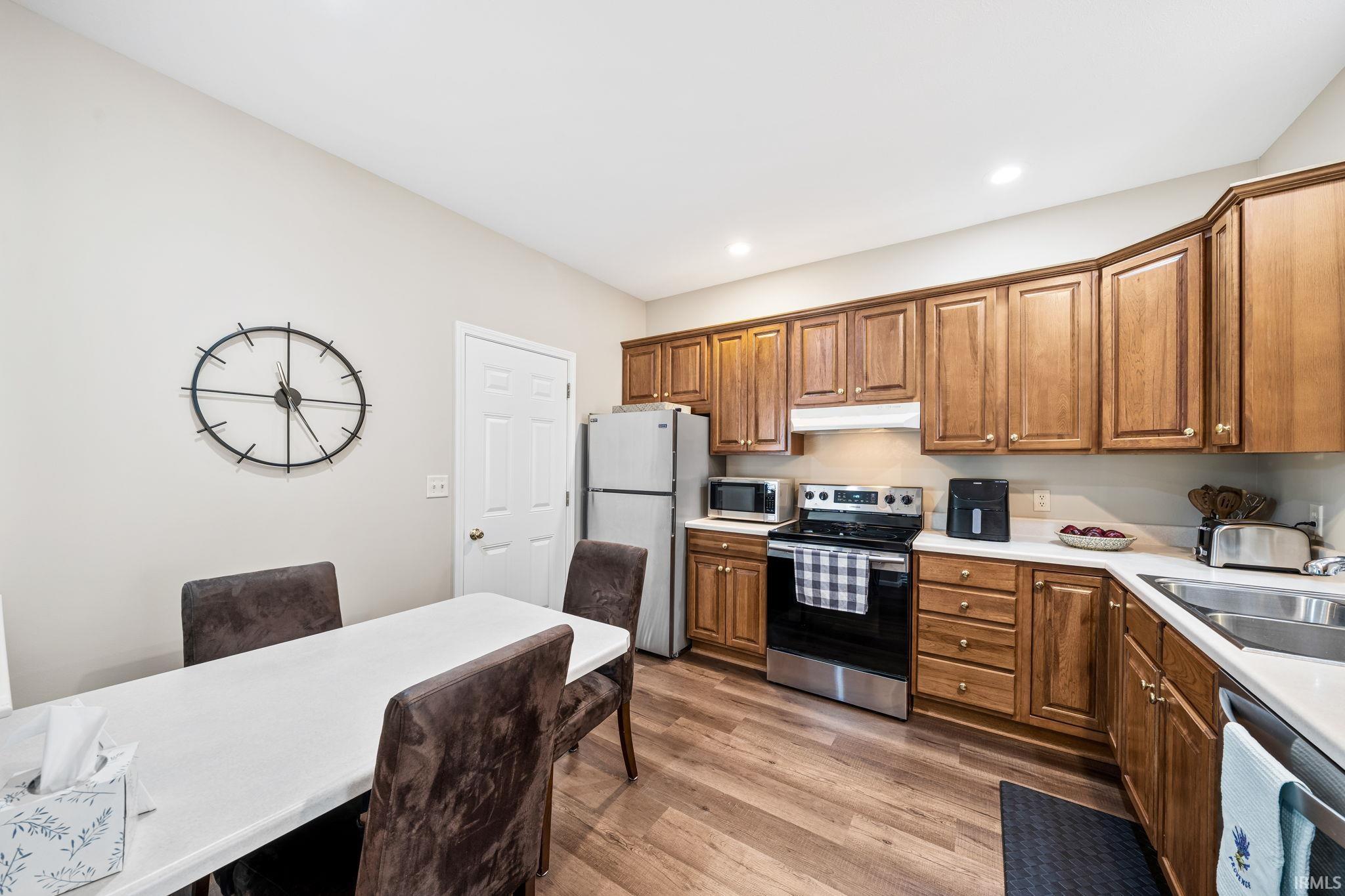 Photo 4 of 1263 Camden Court