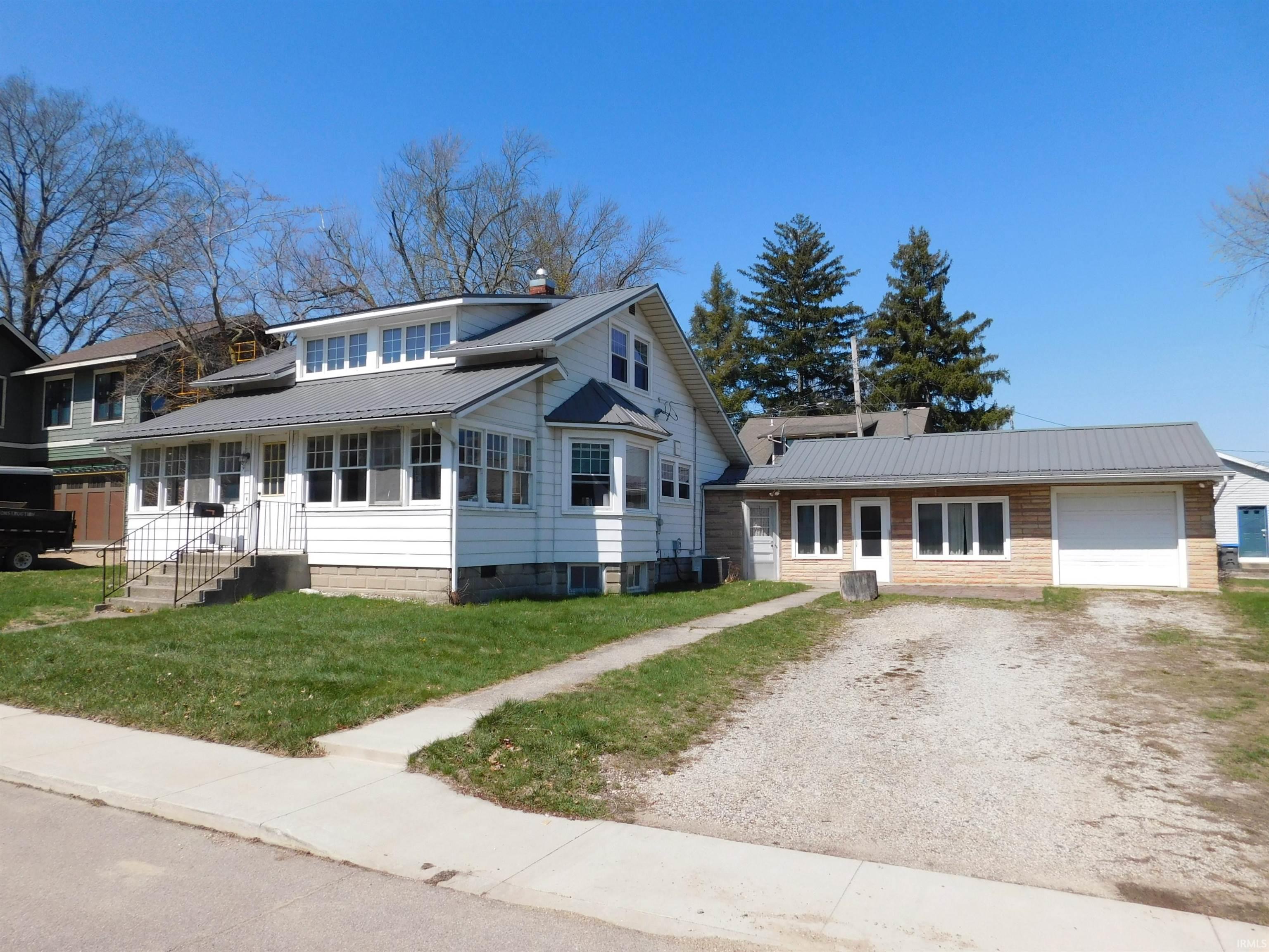 Photo 2 of 109 4th Street