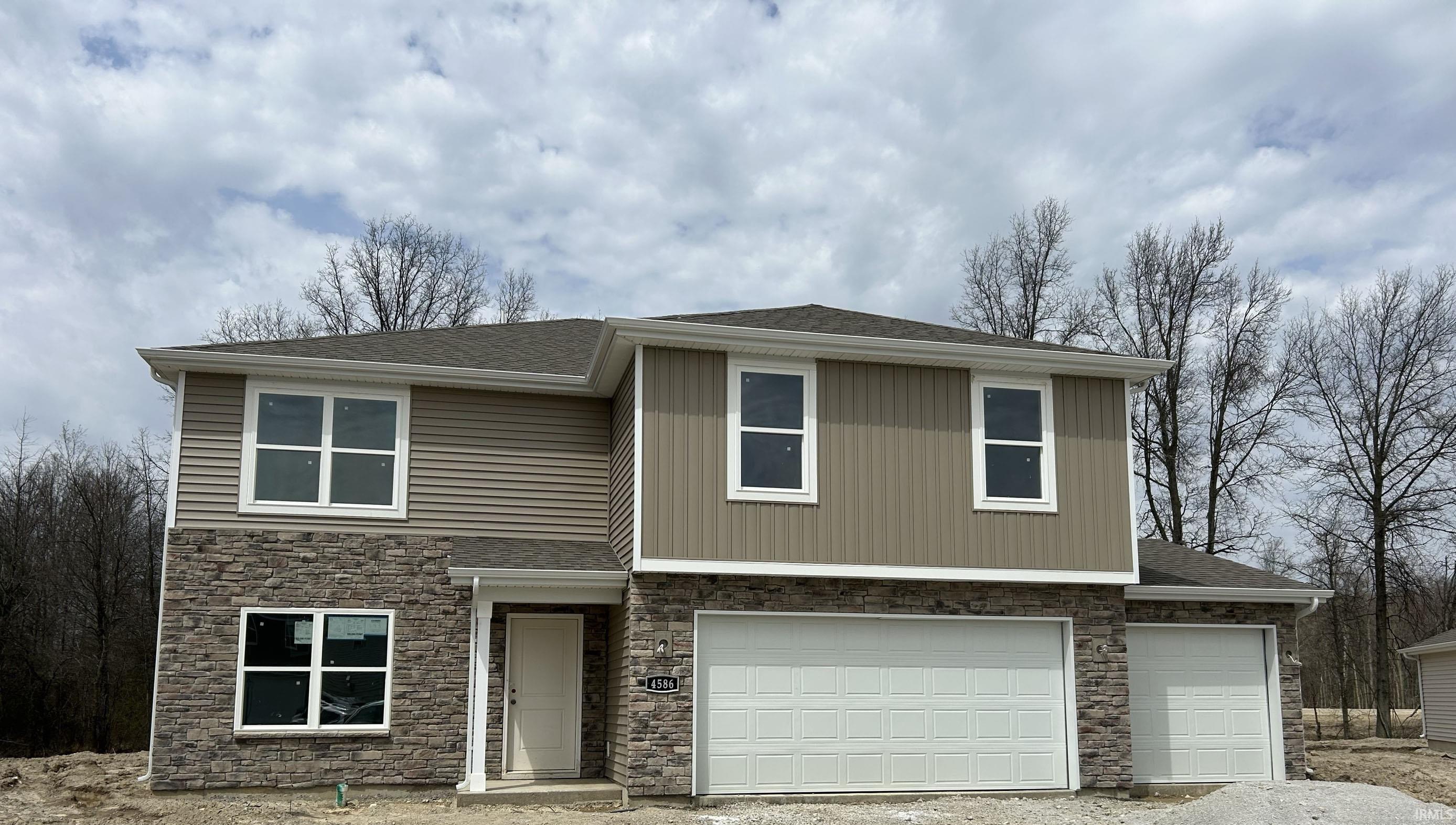 2 Story | 2600 sq ft | 5 Bed | 3 Bath | 3 Car Garage