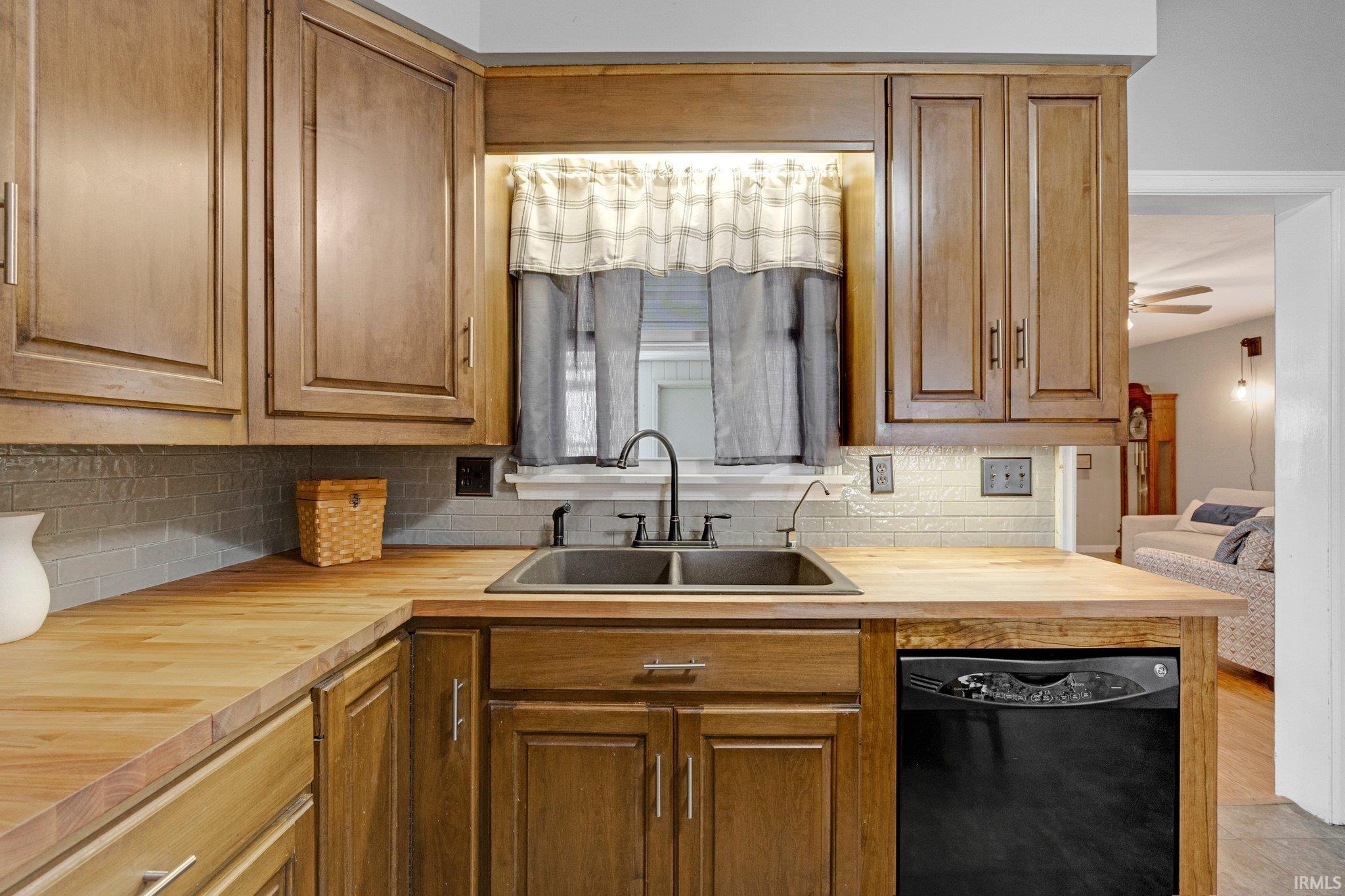 Photo 6 of 541 W 950 N
