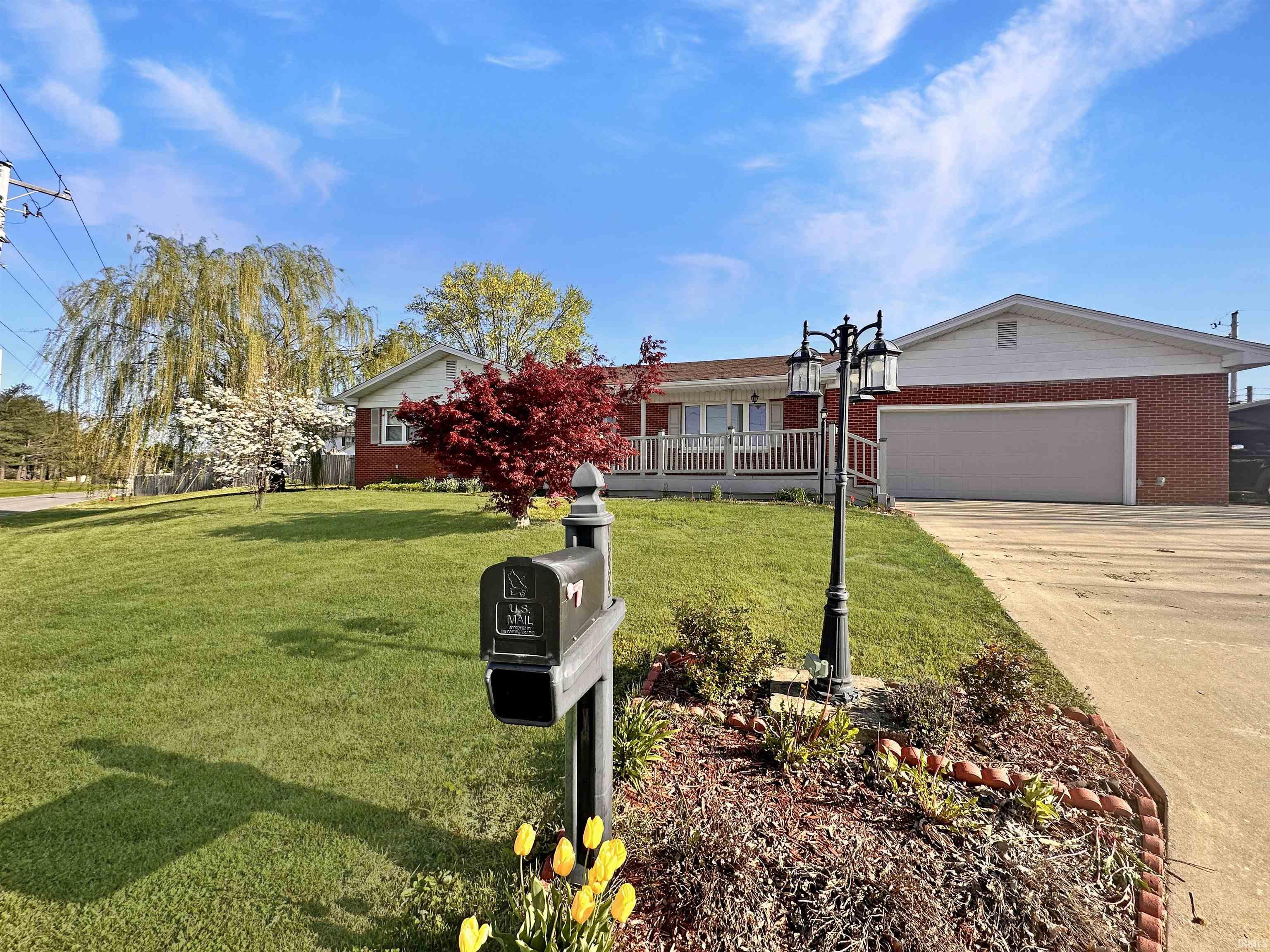 Homes for sale in Mount Vernon, IN | 433 Coronado Dr, Mount Vernon, IN 47620 | MLS# 202512895