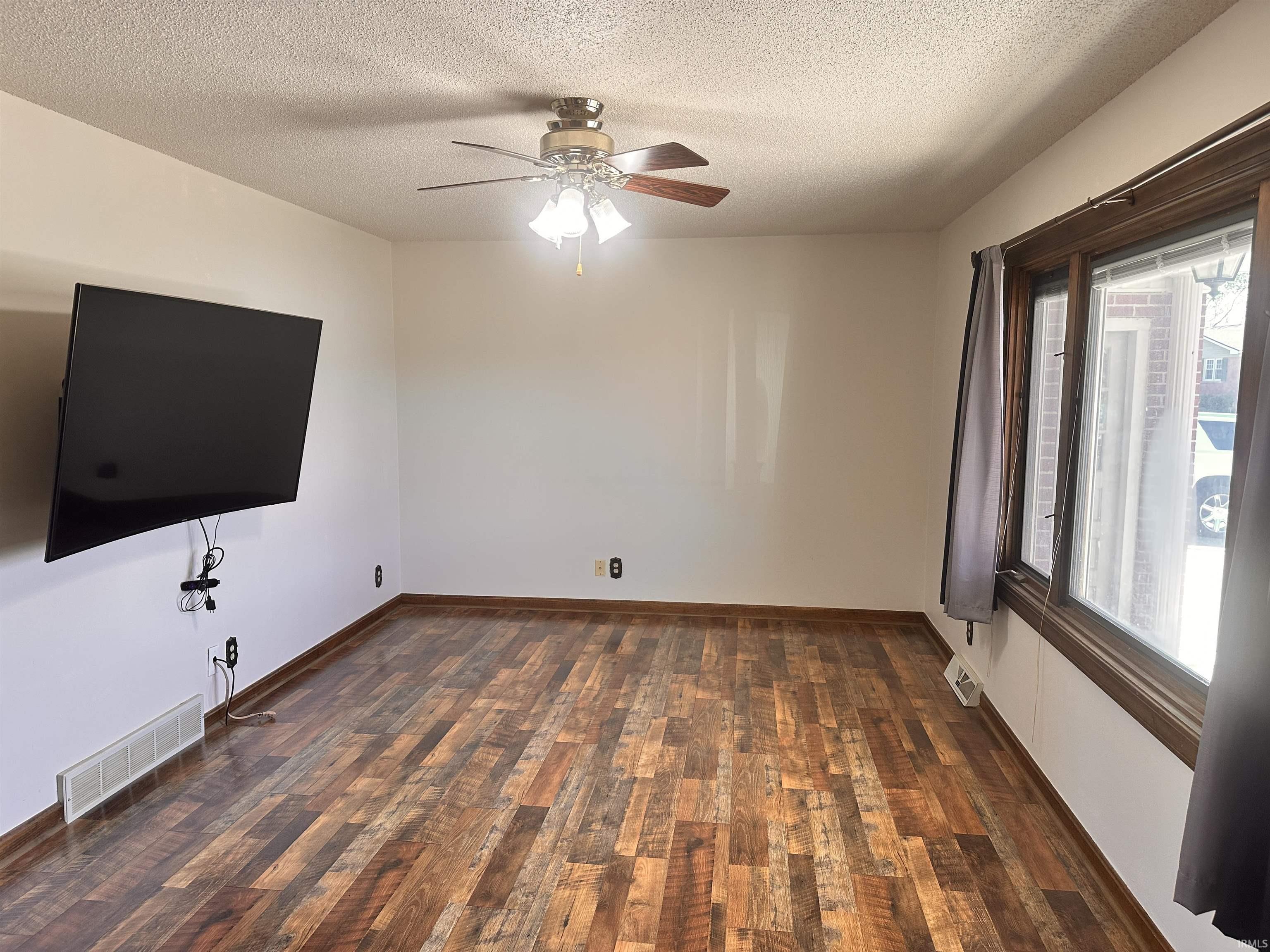 Homes for sale in Mount Vernon, IN | 433 Coronado Dr, Mount Vernon, IN 47620 | MLS# 202512895