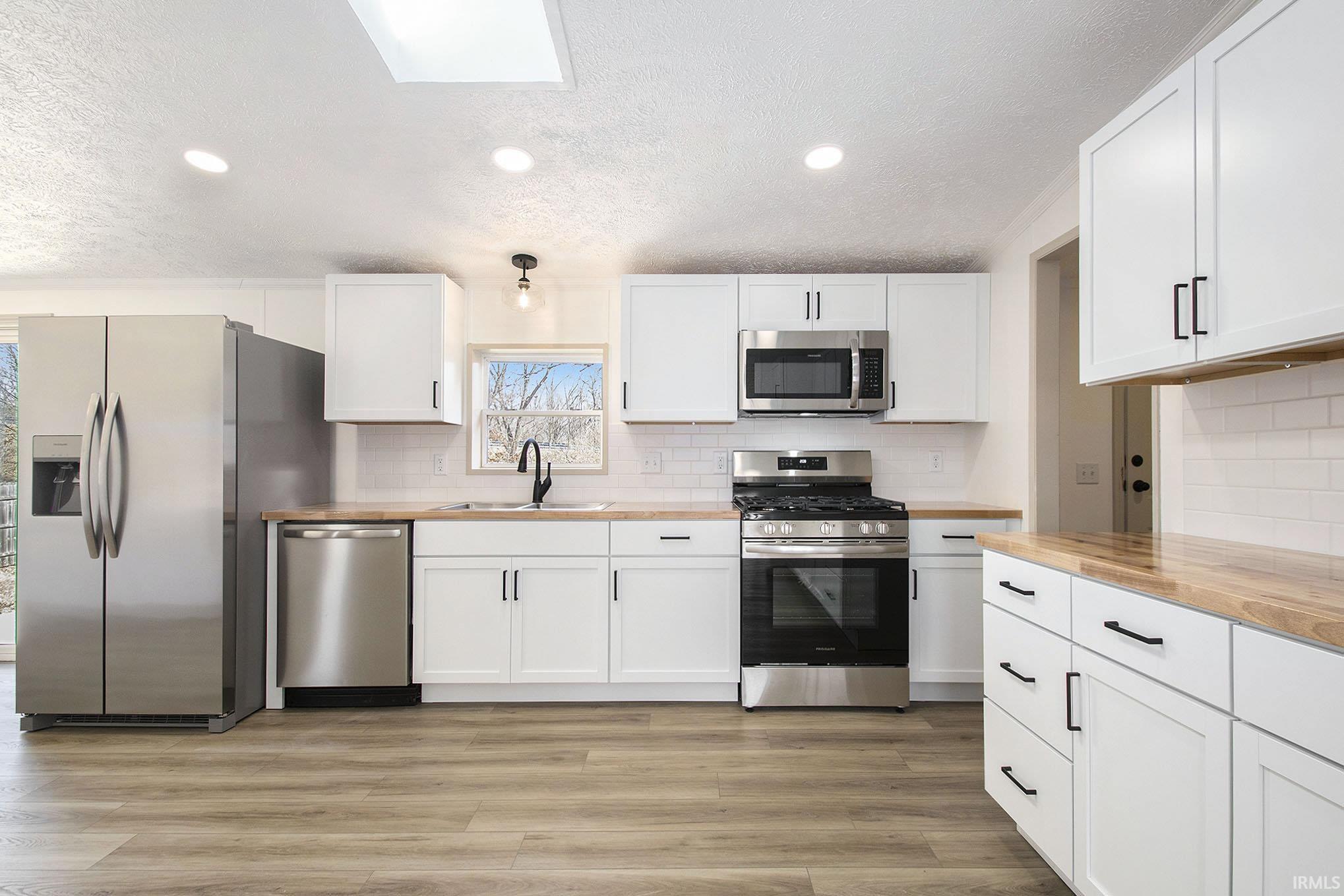 Photo 5 of 15289 Larry Lee Drive